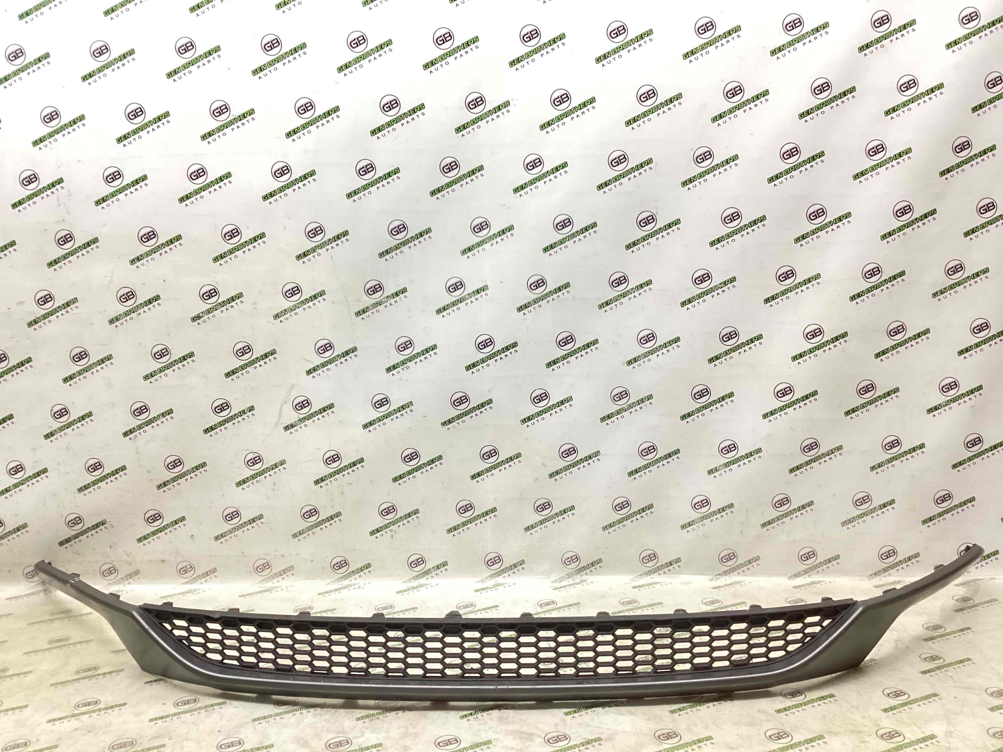 Заглушка, вставка решітка в бампер