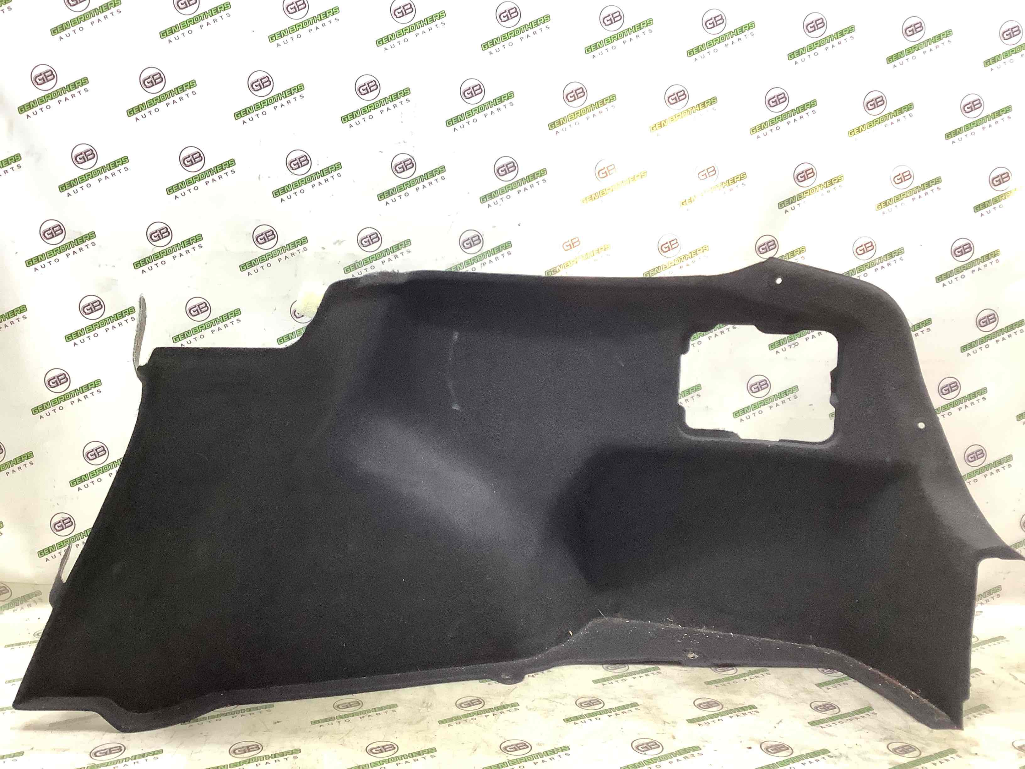 Елементи оздоблення багажника