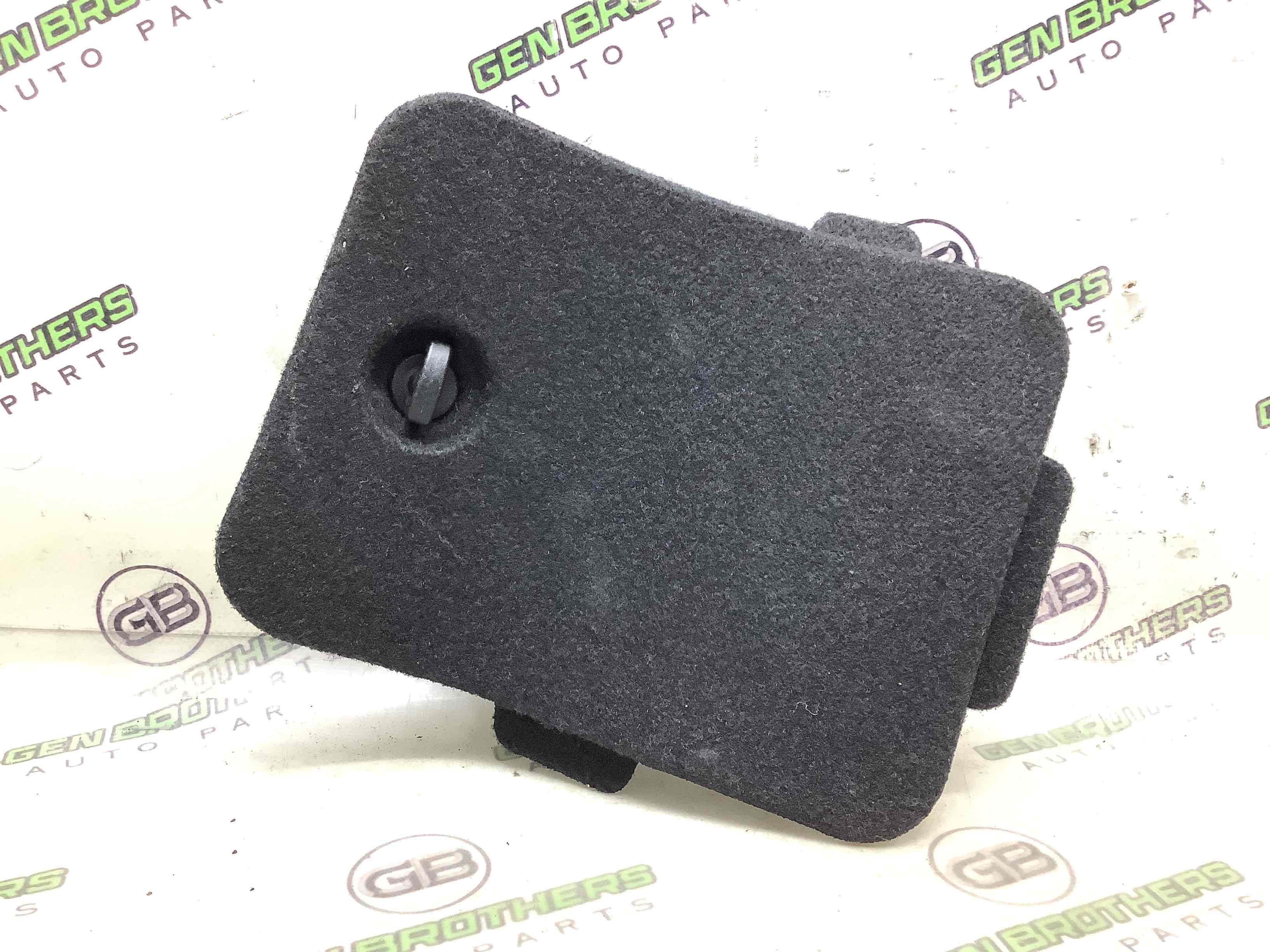 Елементи оздоблення багажника