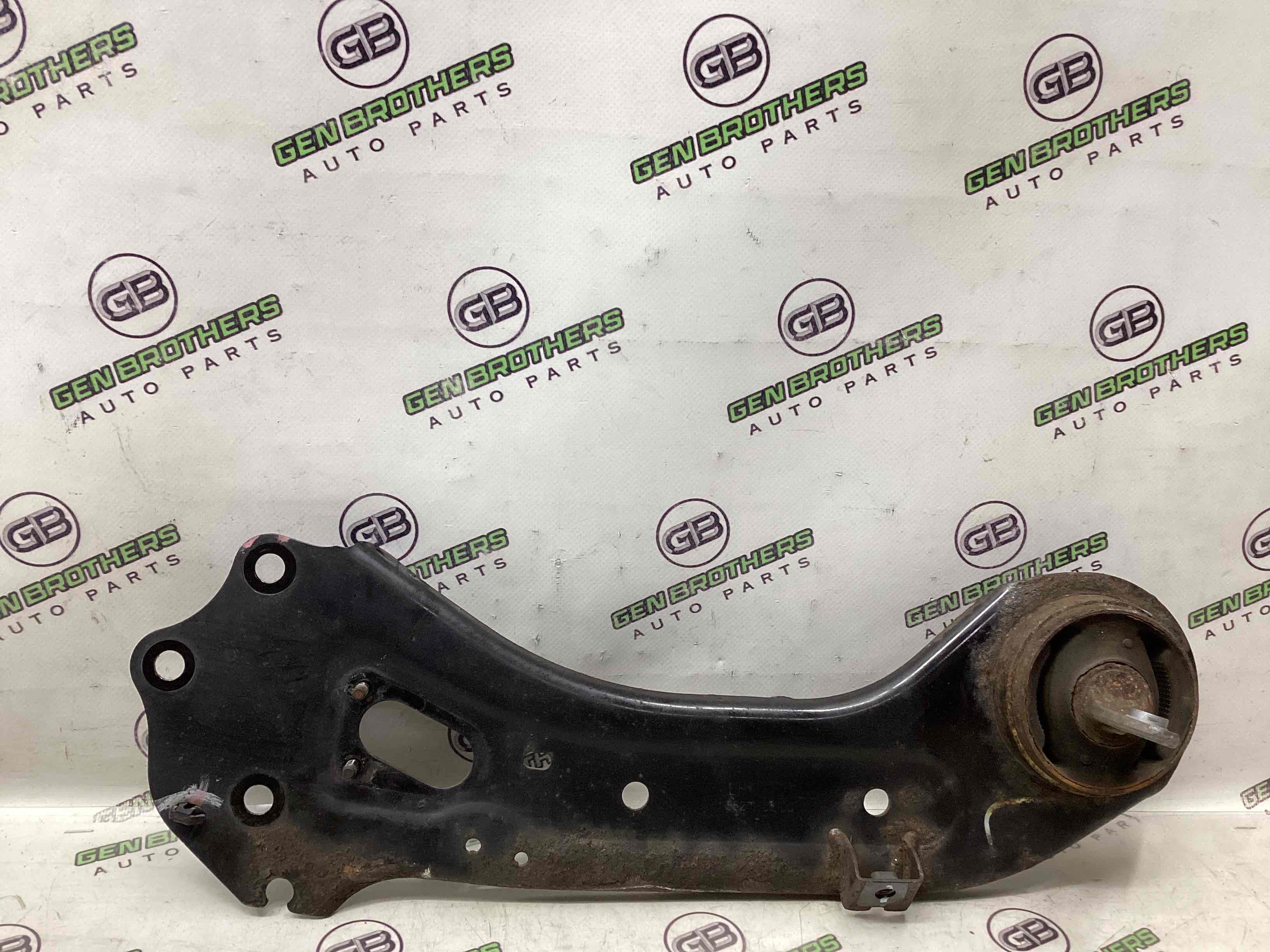 Важіль задній лівий