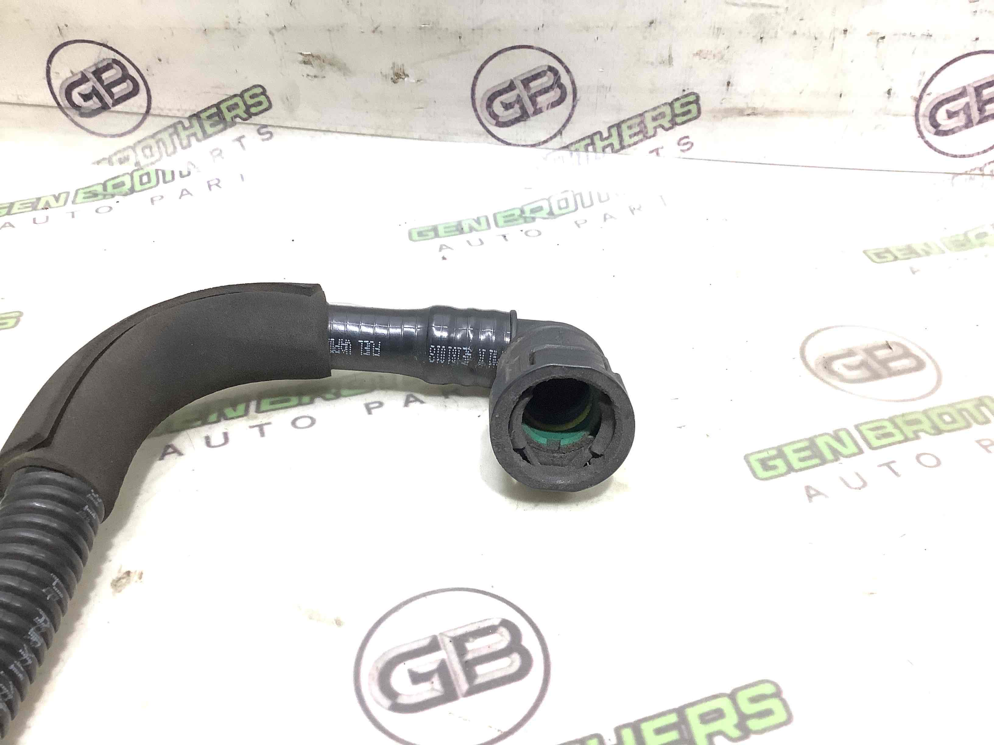 Трубка паливна