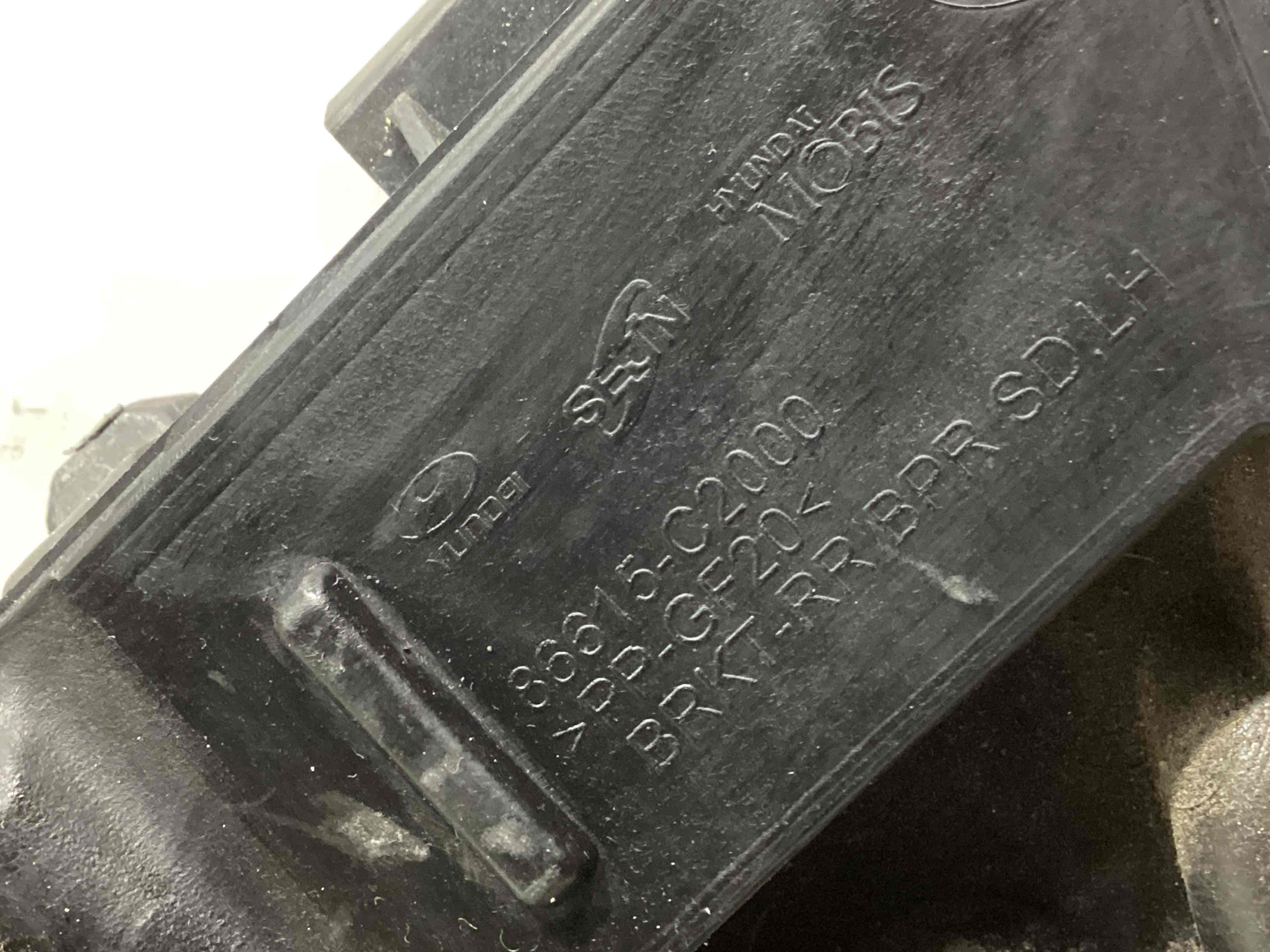 Кріплення заднього бампера ліве