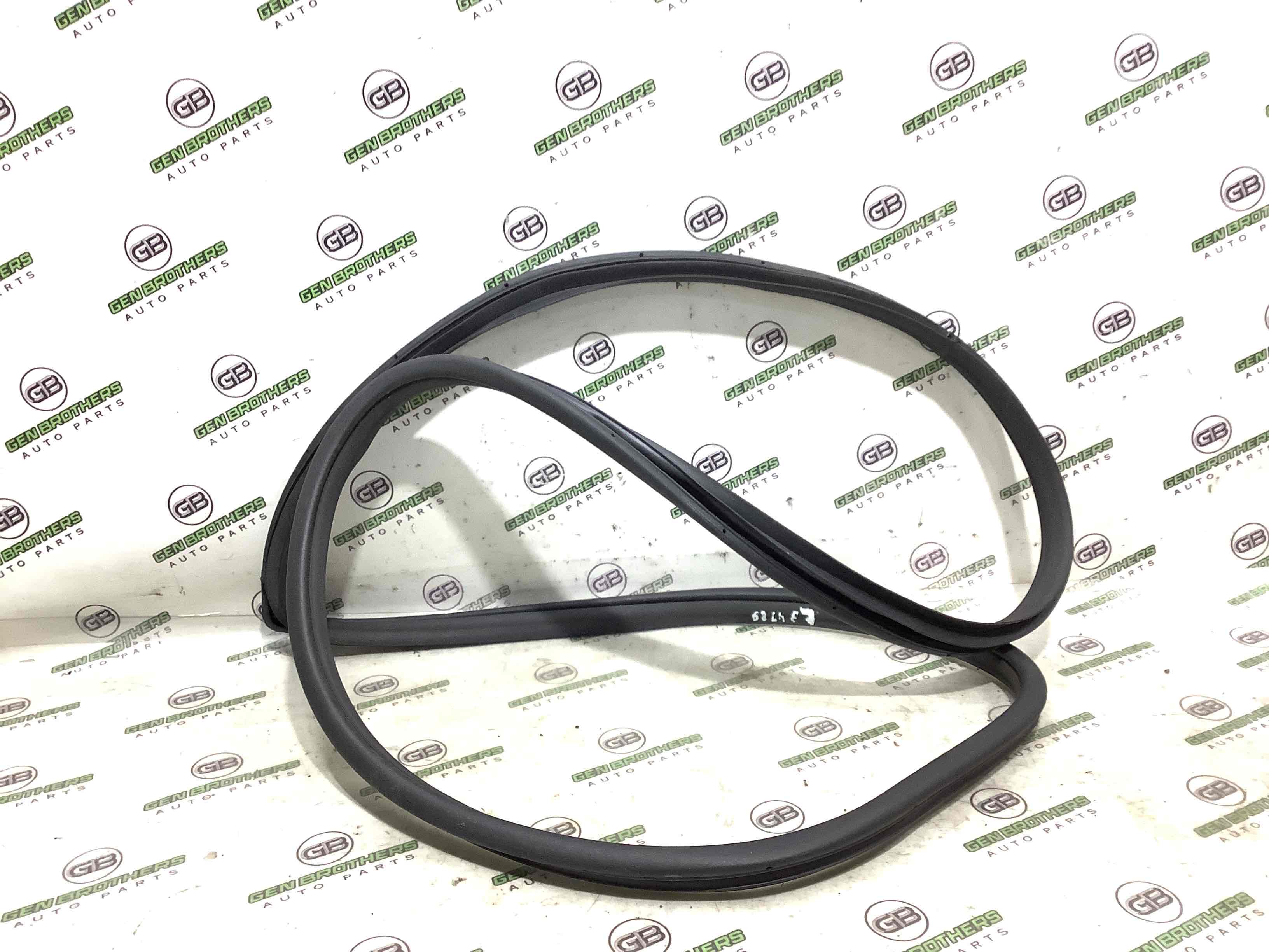 Ущільнювач скла, двері