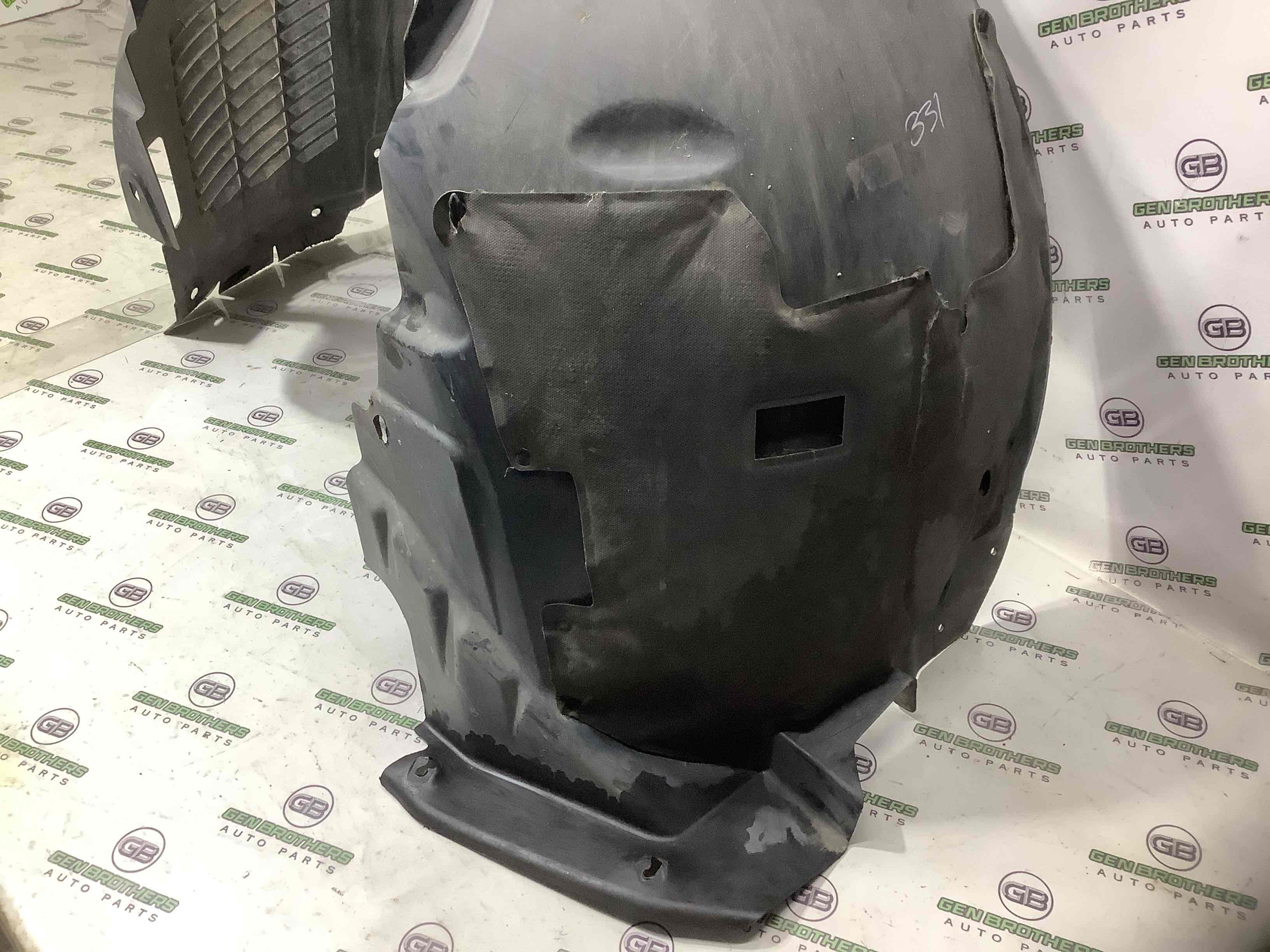 Захист арок передній правий (підкрилок)