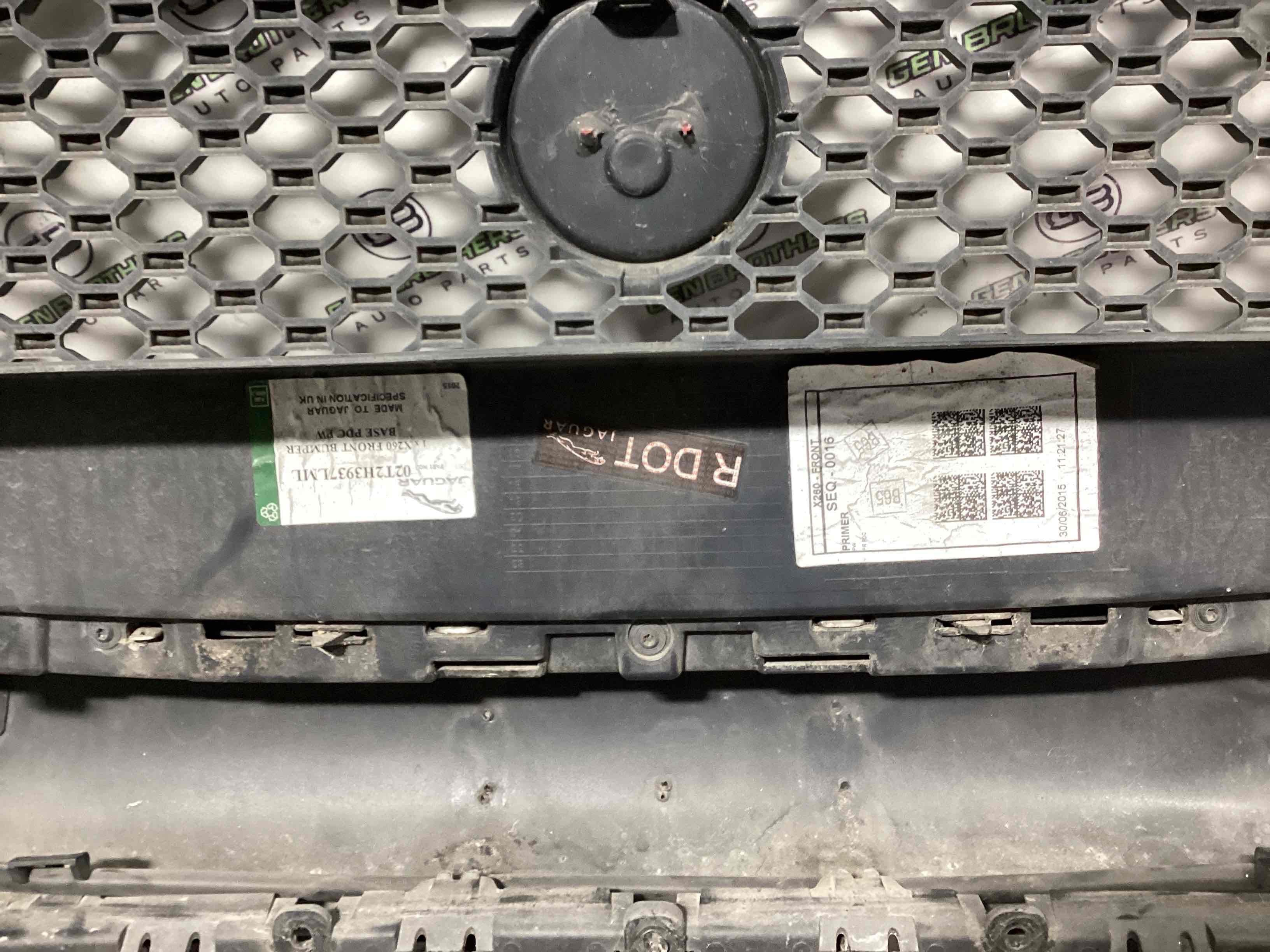 Бампер передній