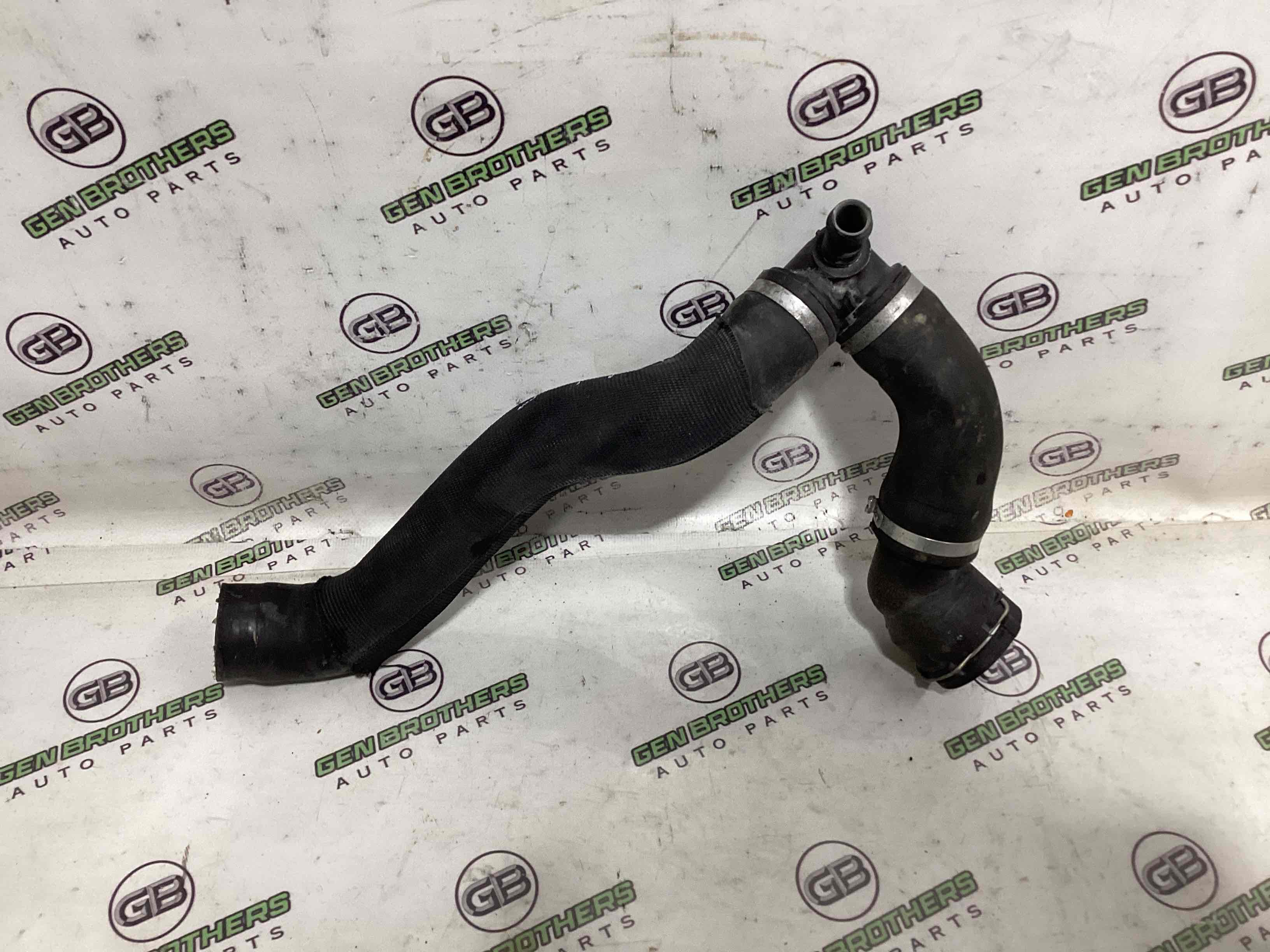 Патрубок радіаторів