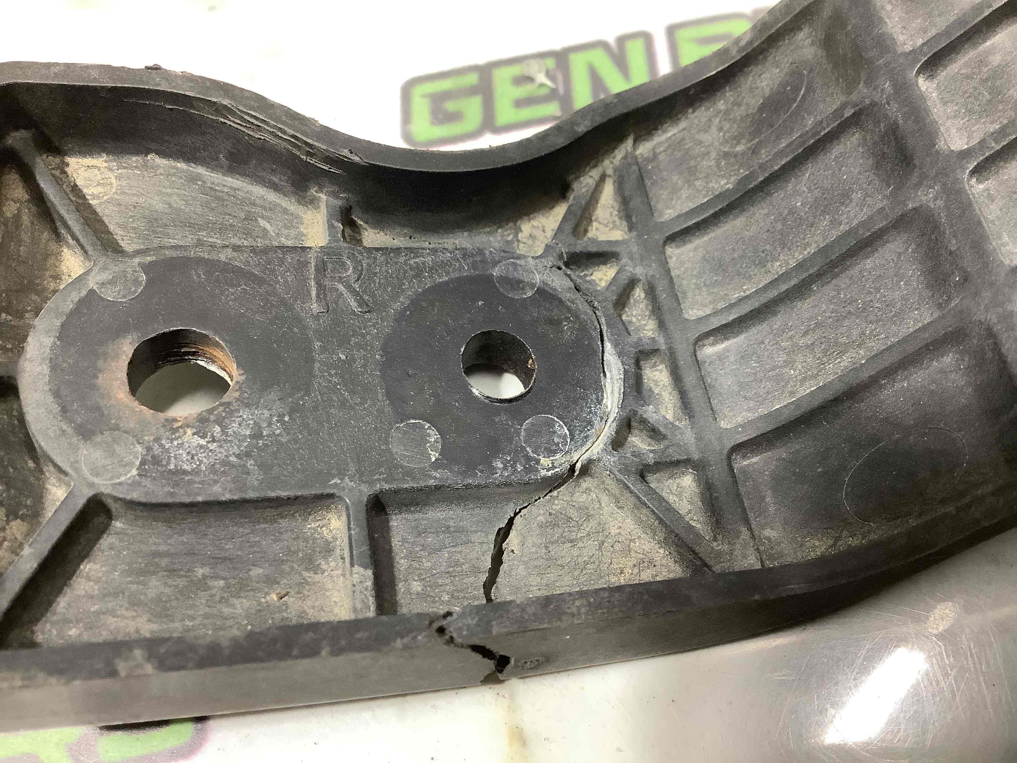 Опора радіатора, кріплення, кронштейн, ущільнювач радіатора