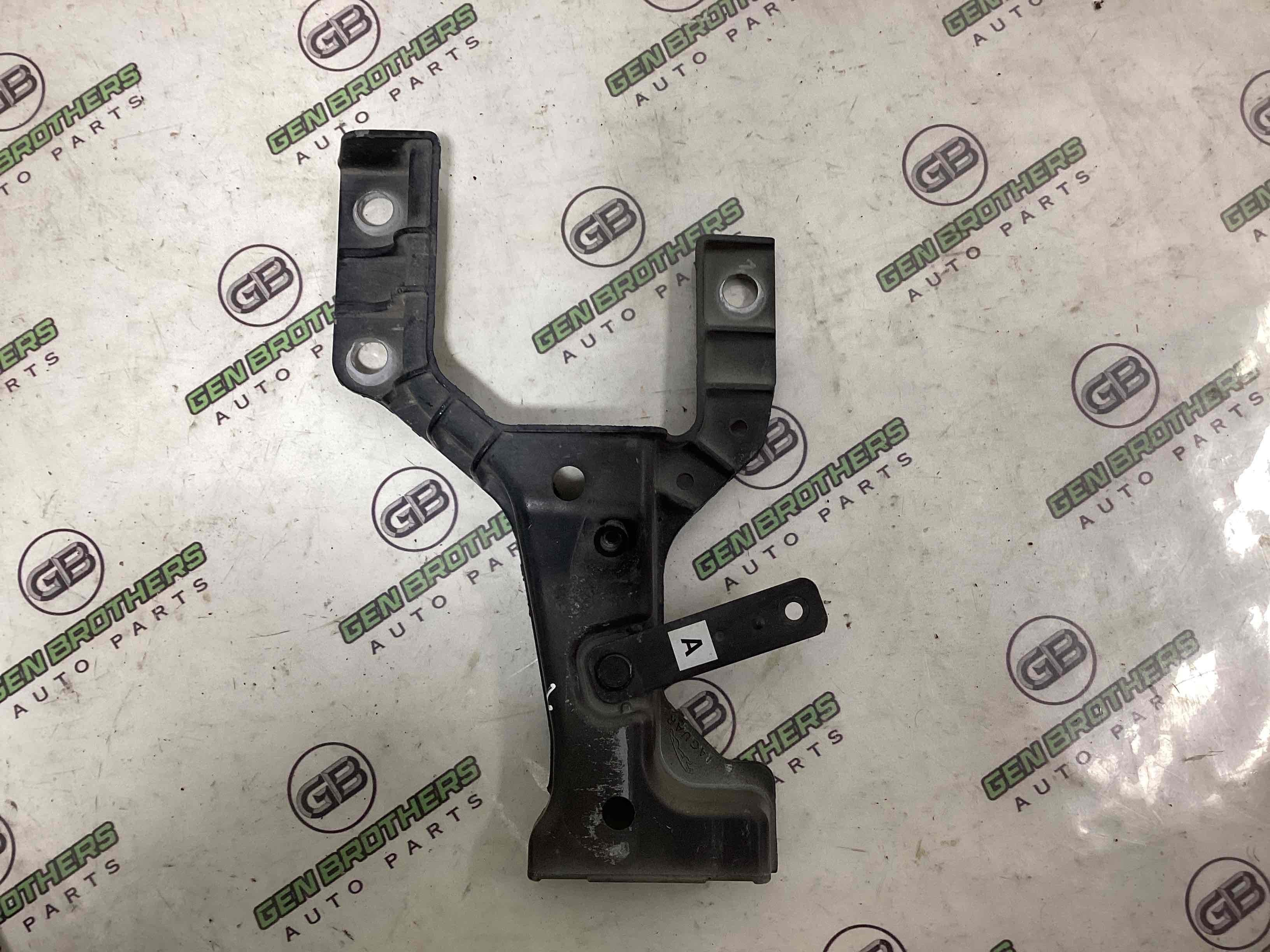 Кронштейн підсилювача бампера