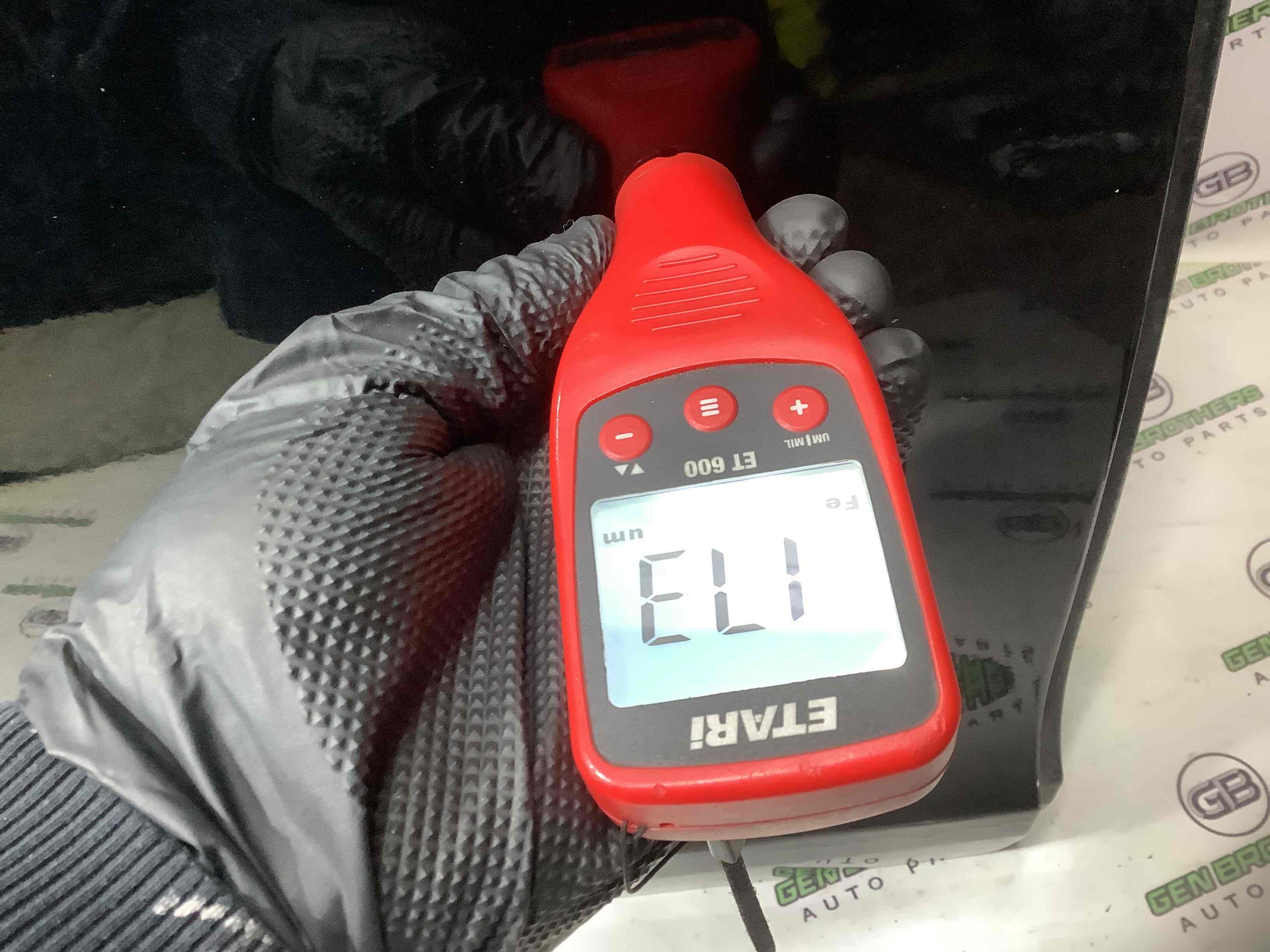 Двері передні права