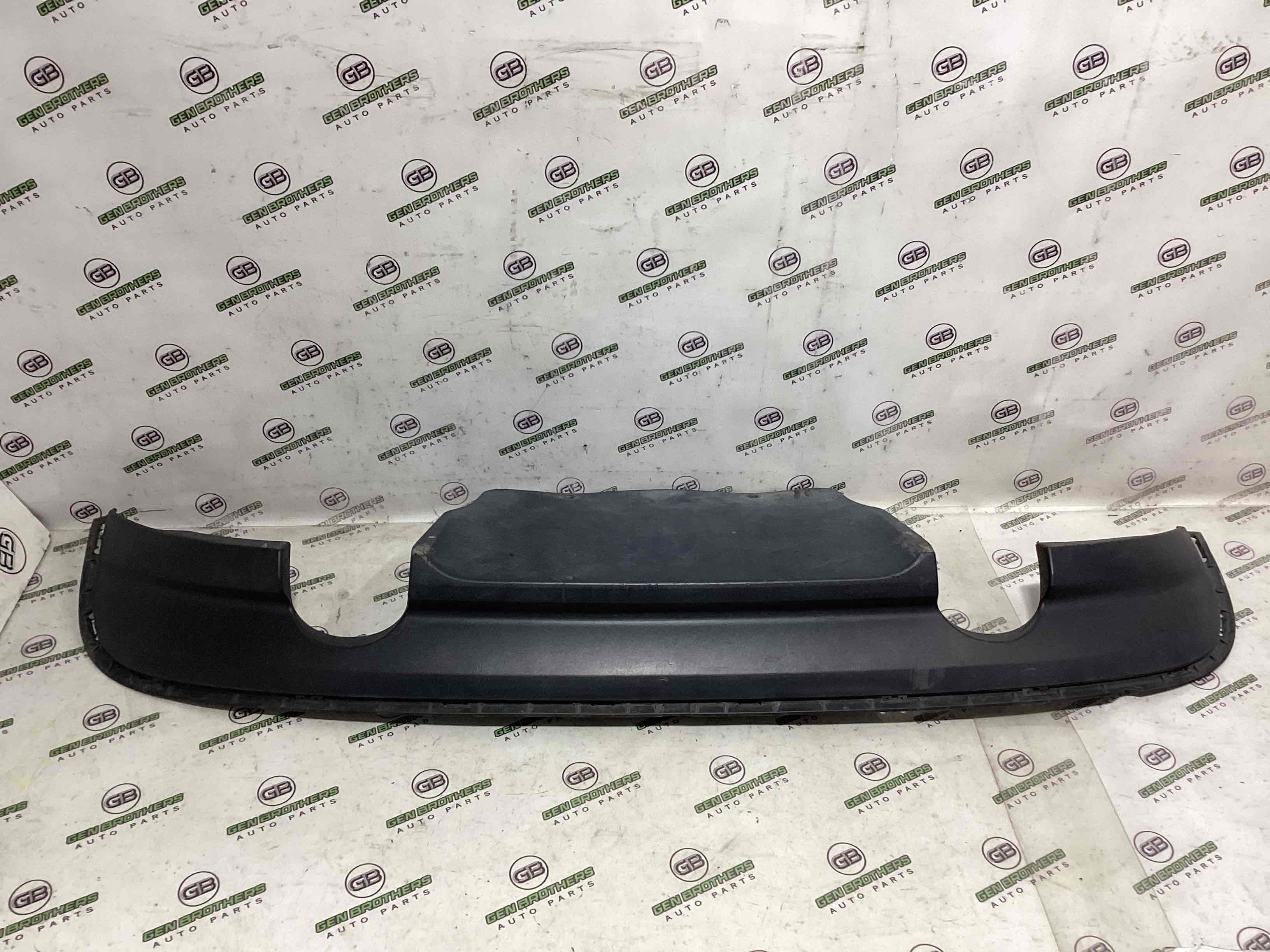 Губа бампера нижня