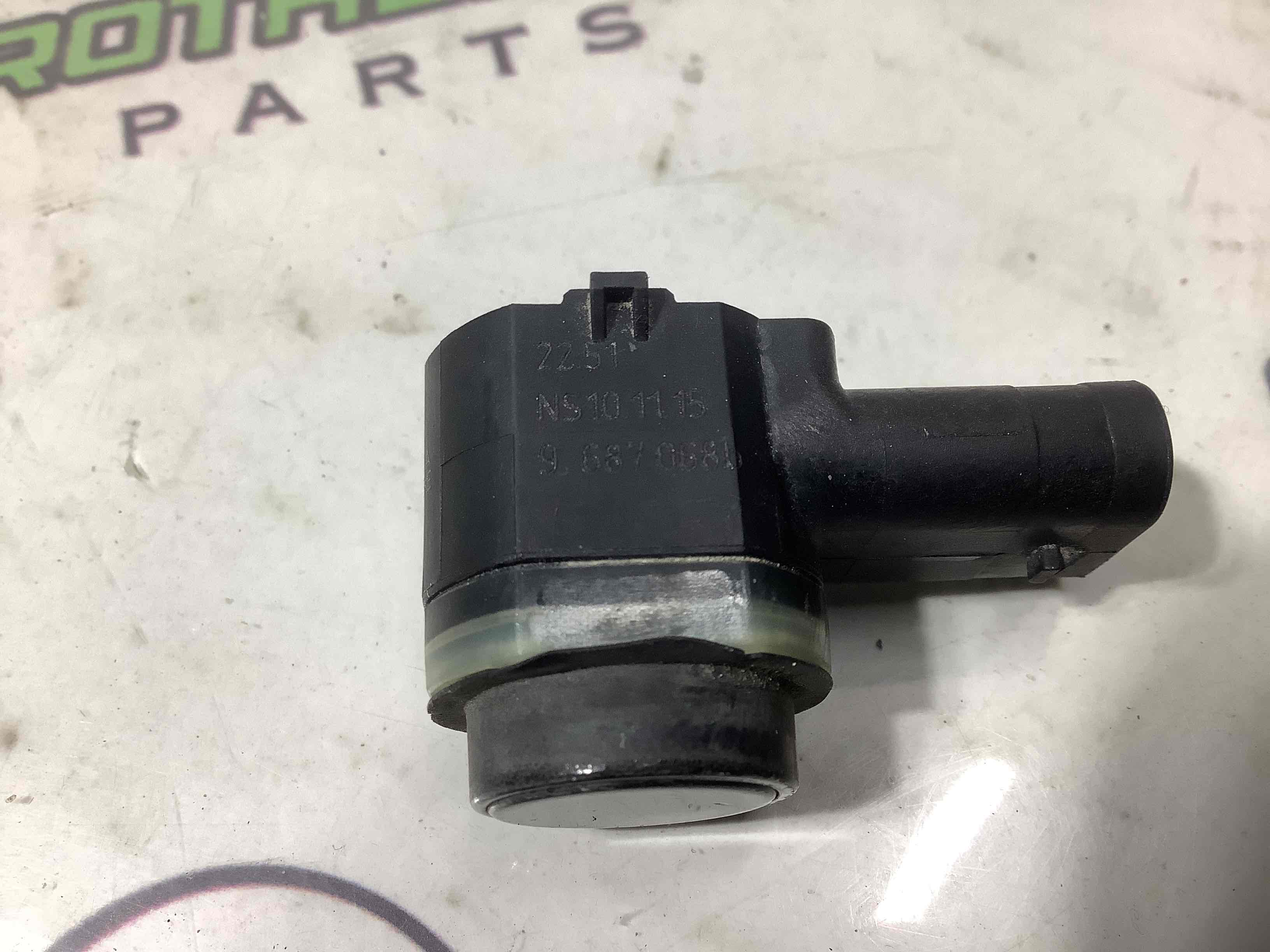 Парктронік, кріплення, корпус