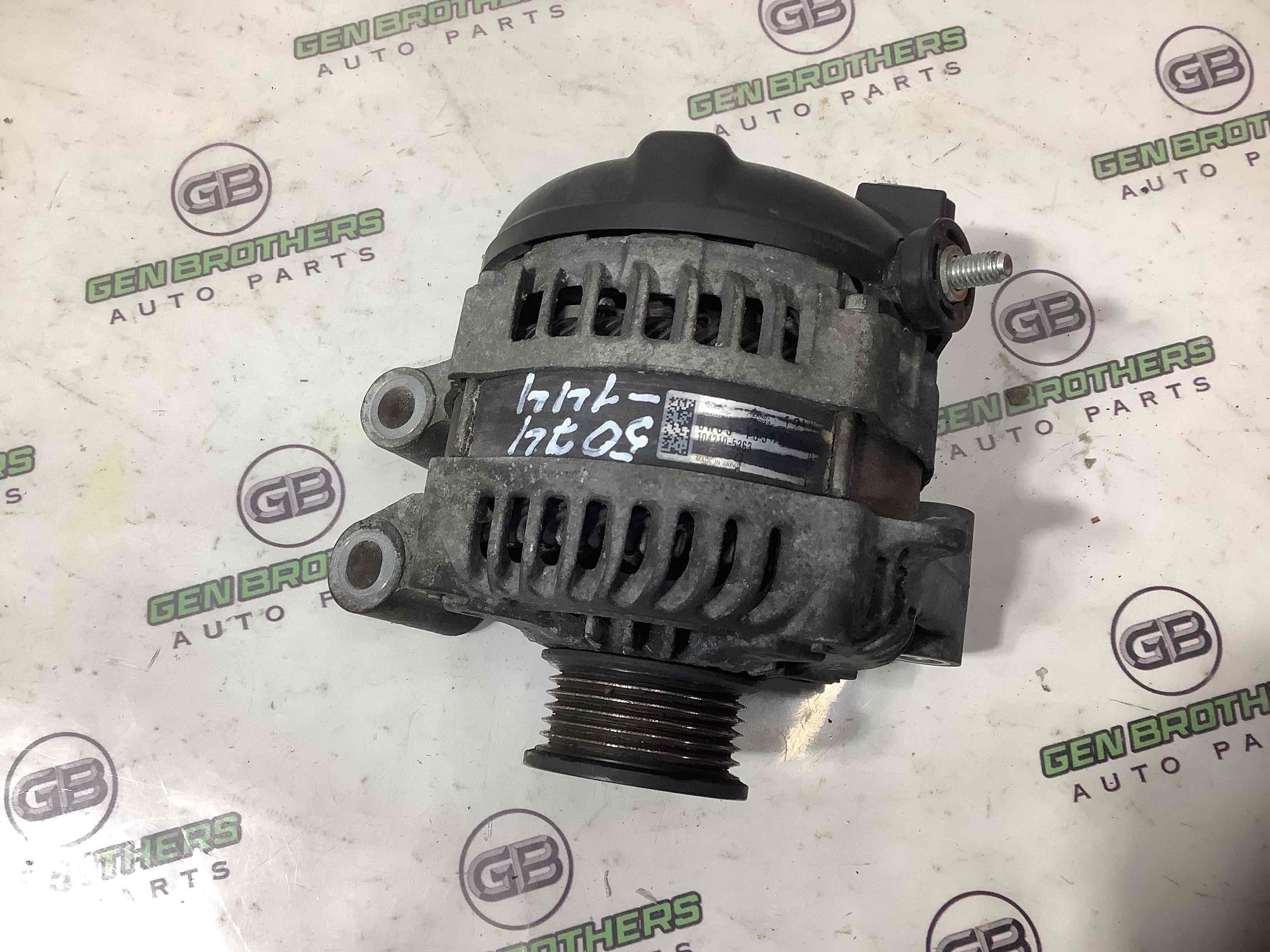 Генератор, кронштейн генератора