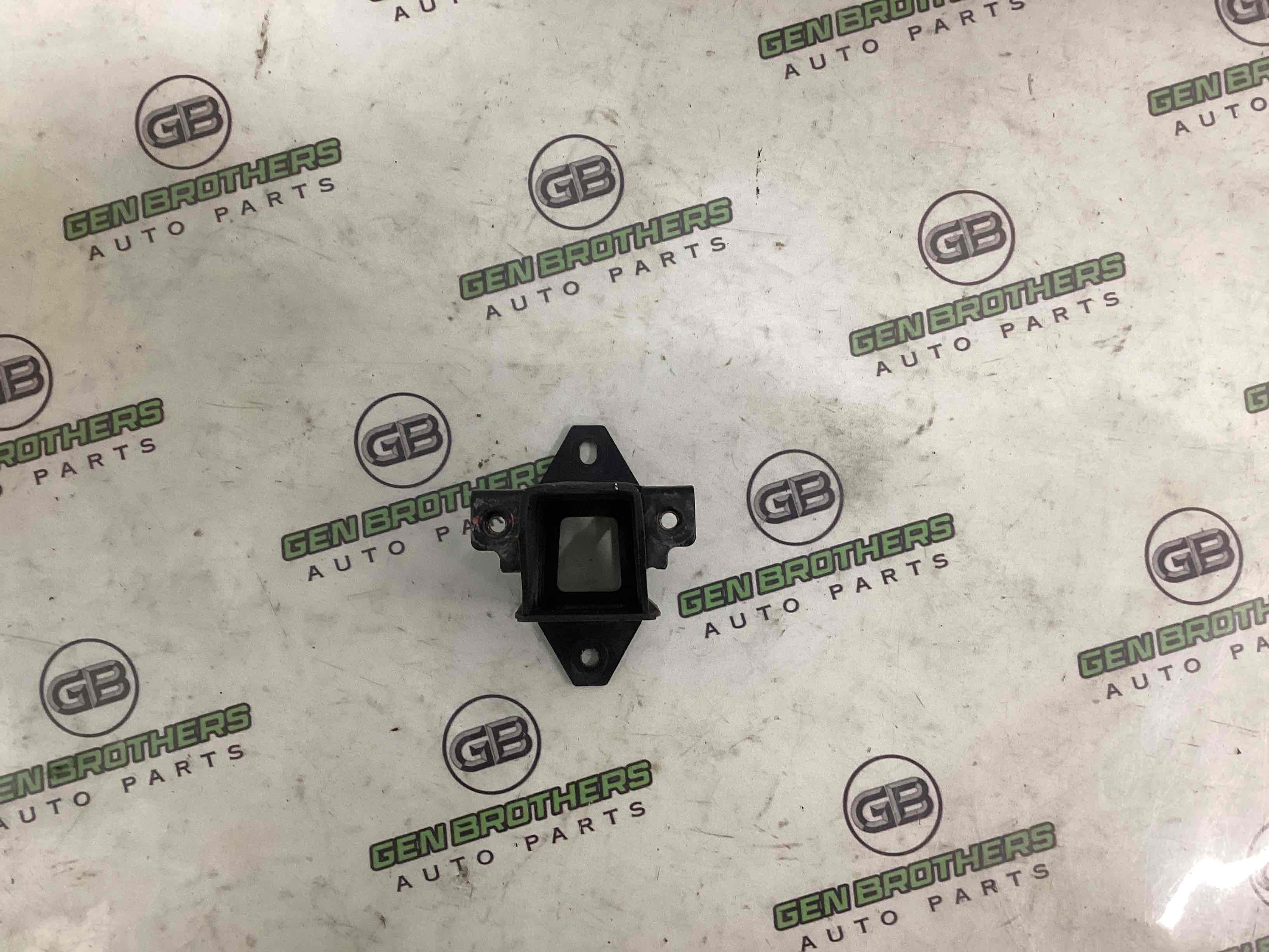 Опора радіатора, кріплення, кронштейн, ущільнювач радіатора