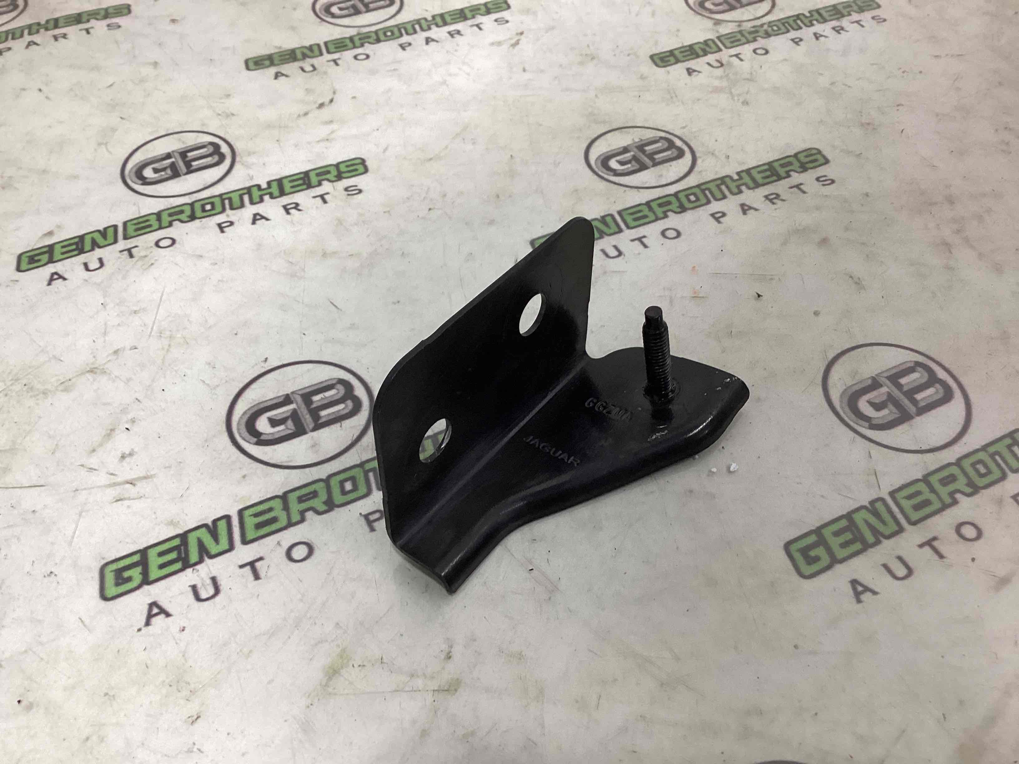 Кріплення, кронштейн