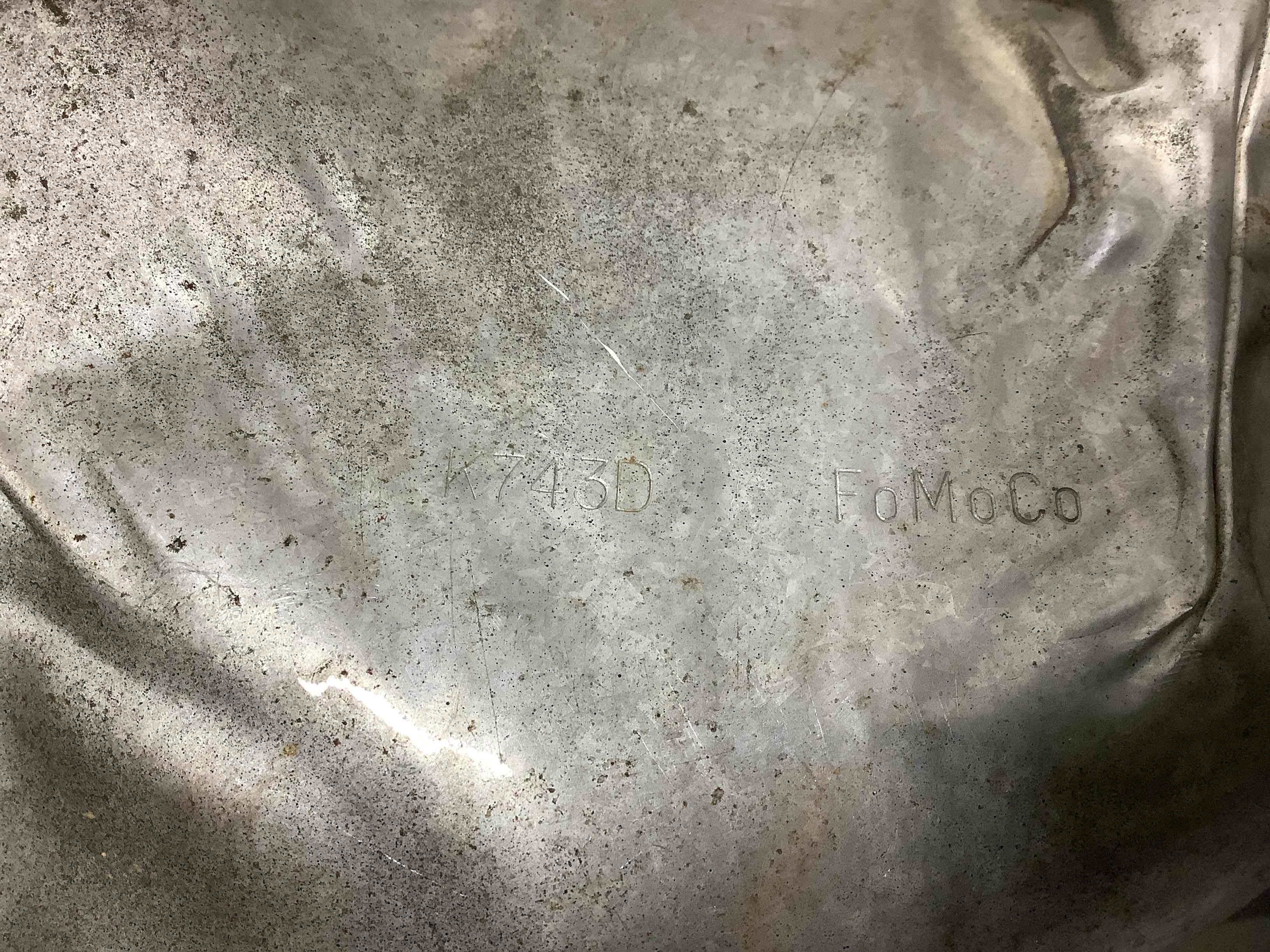 Теплоекран, пластикові ізолятори