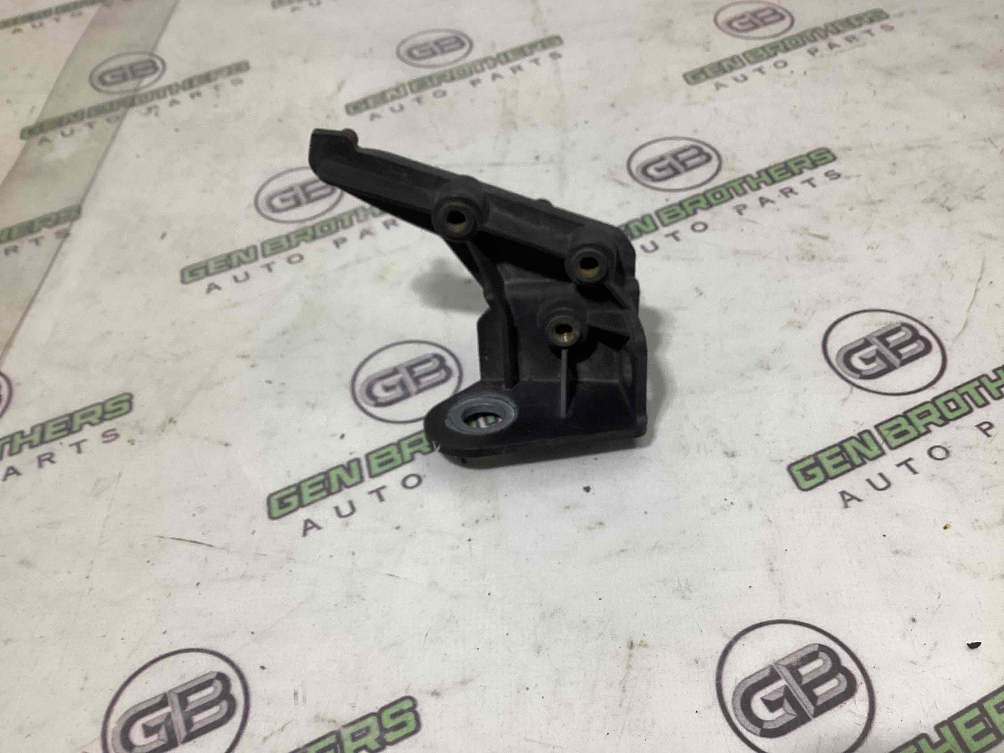 Опора радіатора, кріплення, кронштейн, ущільнювач радіатора