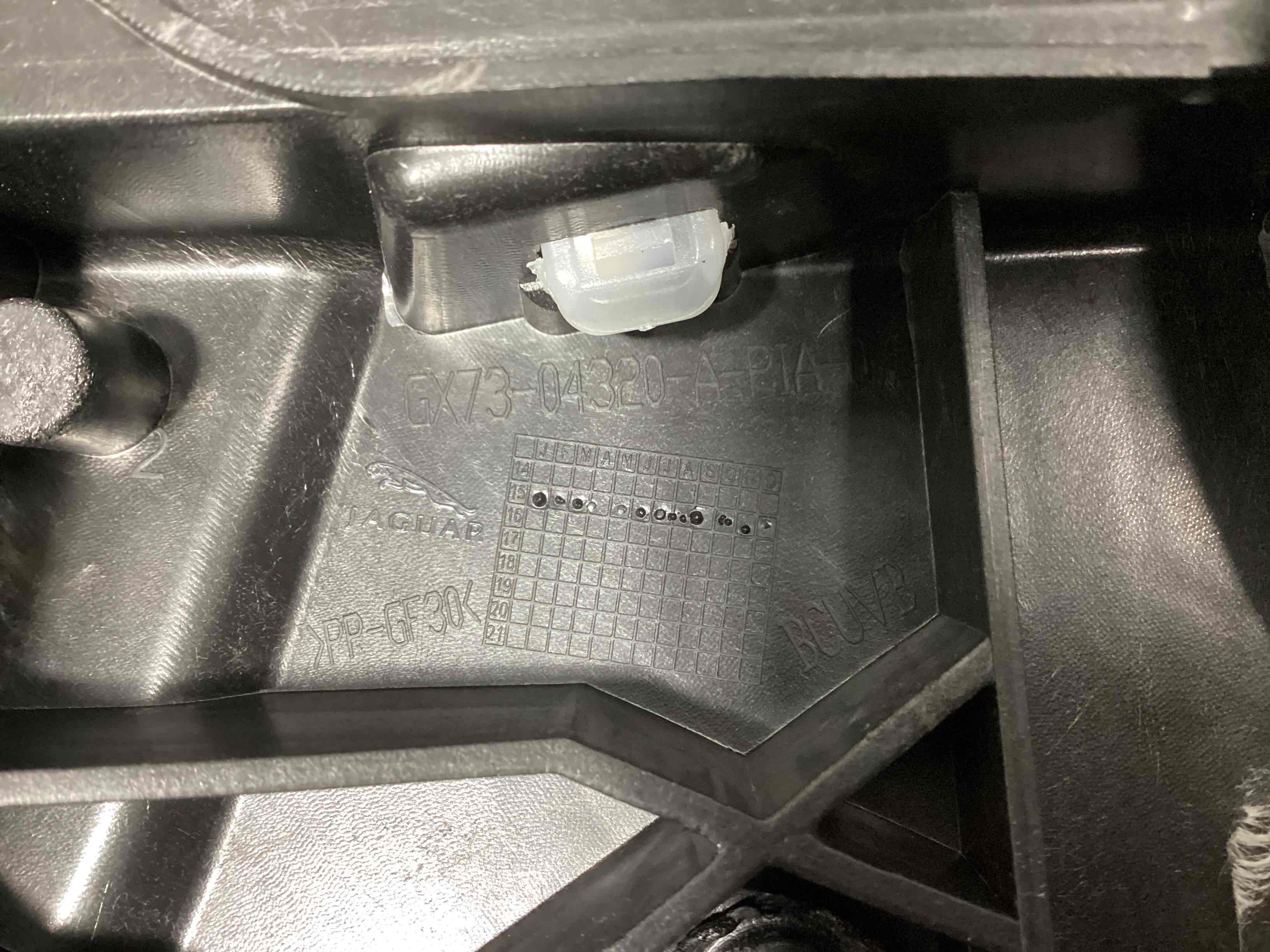 Панель передня салону торпедо