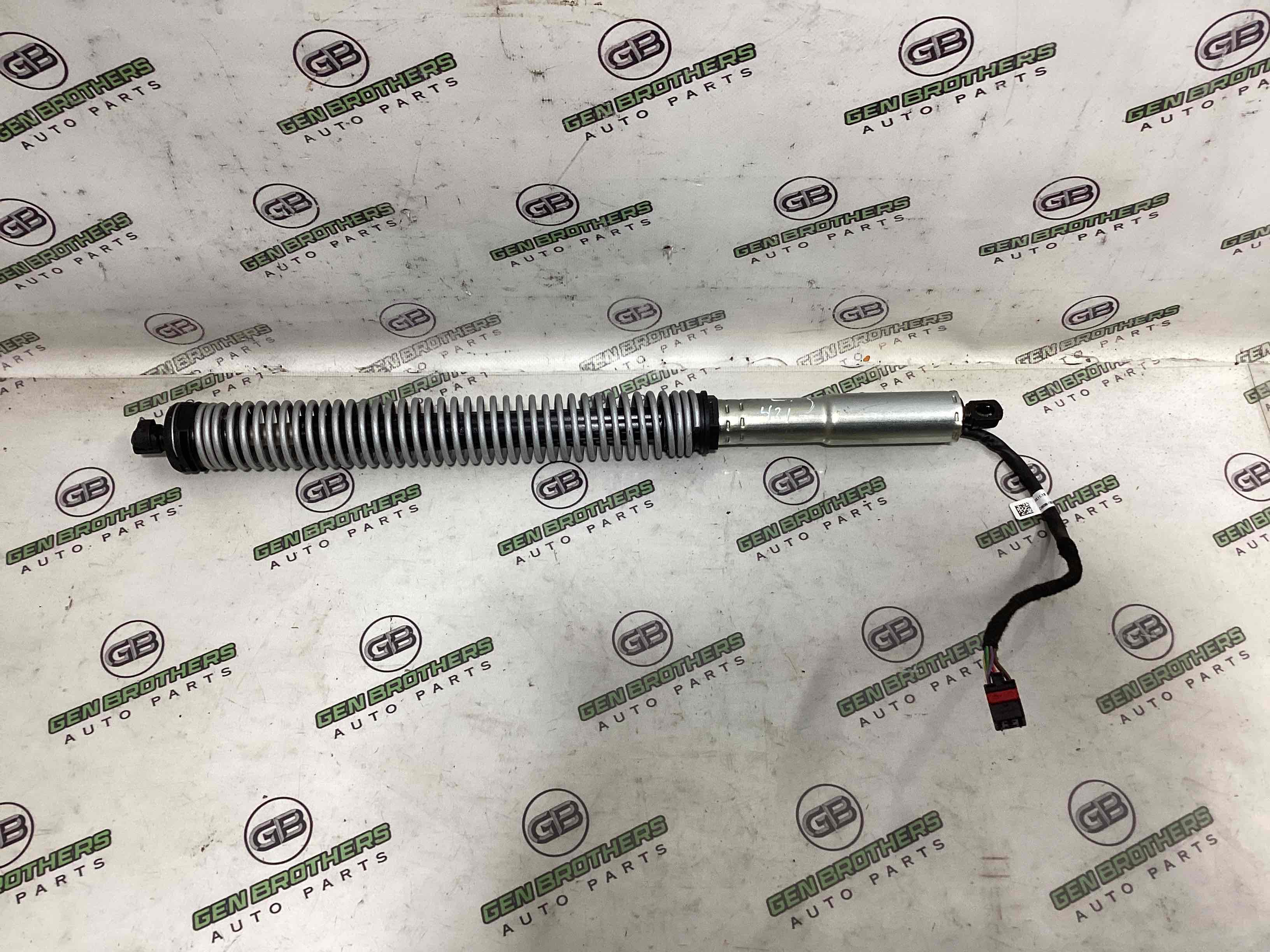 Електродвигун дверей, багажника доводчик дверей