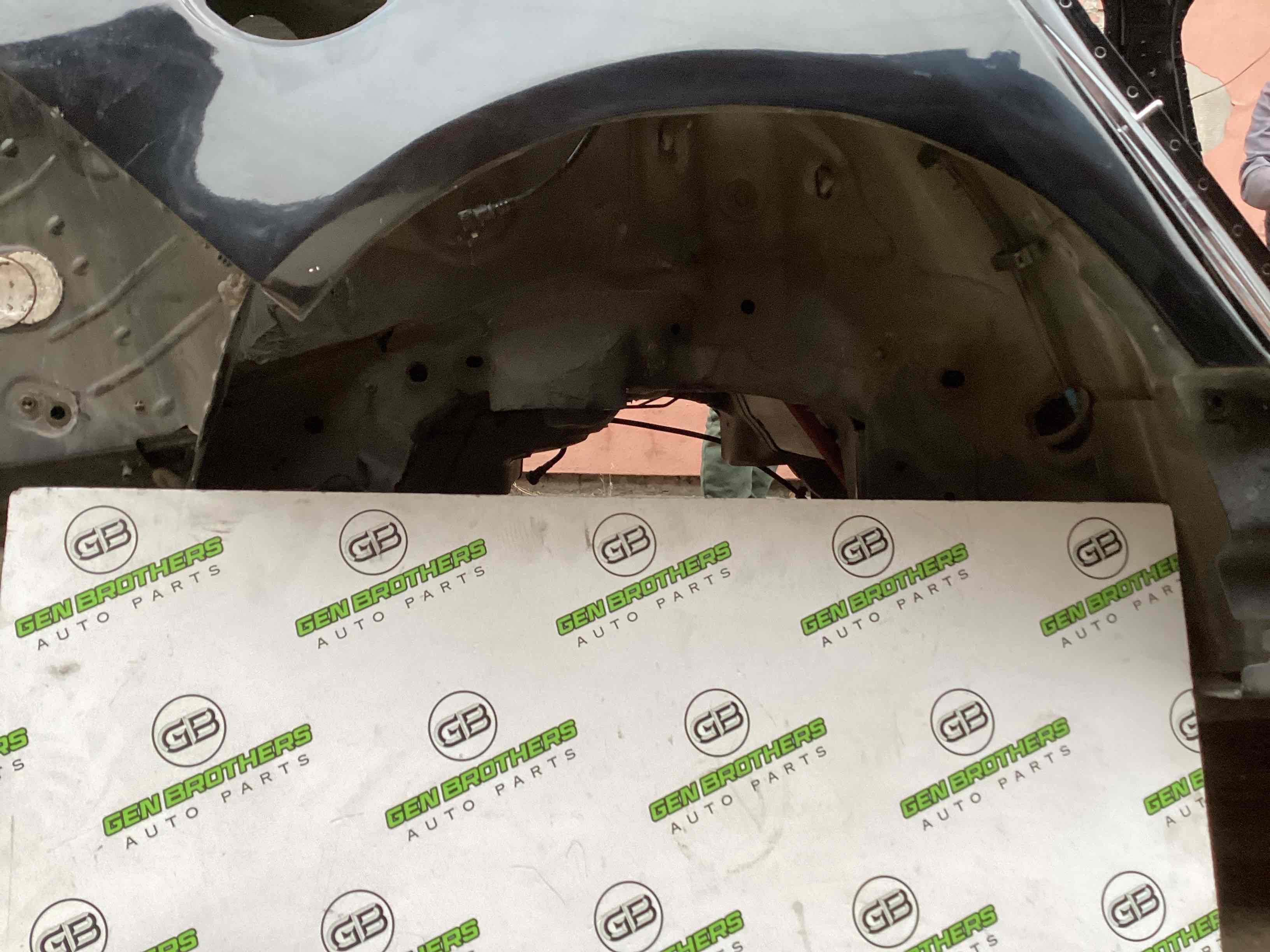 Чверть задня права