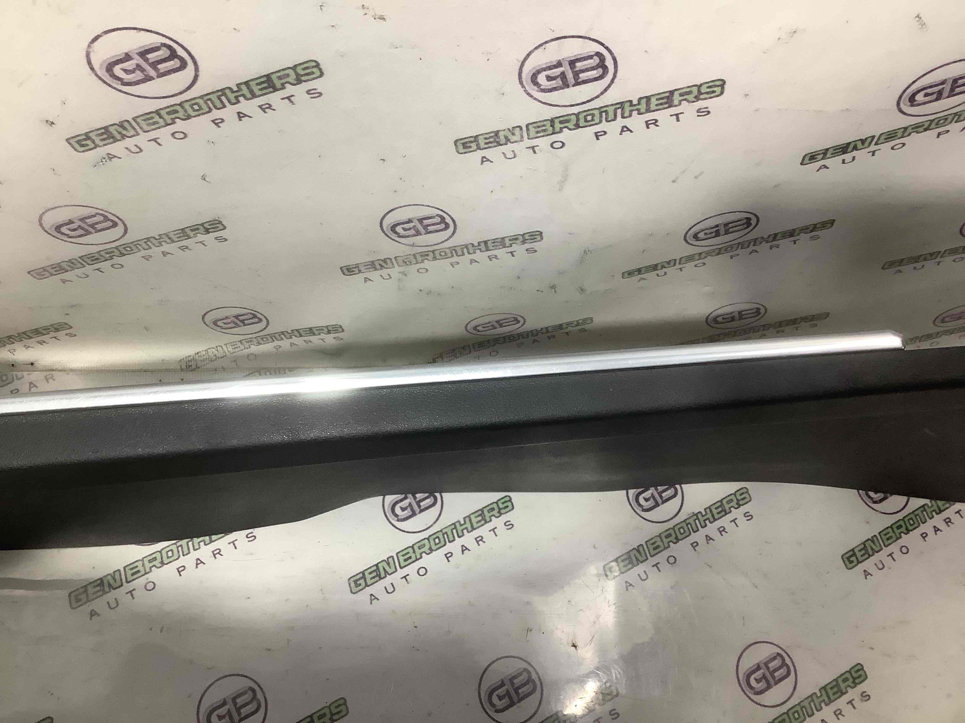 Оздоблення центральної консолі