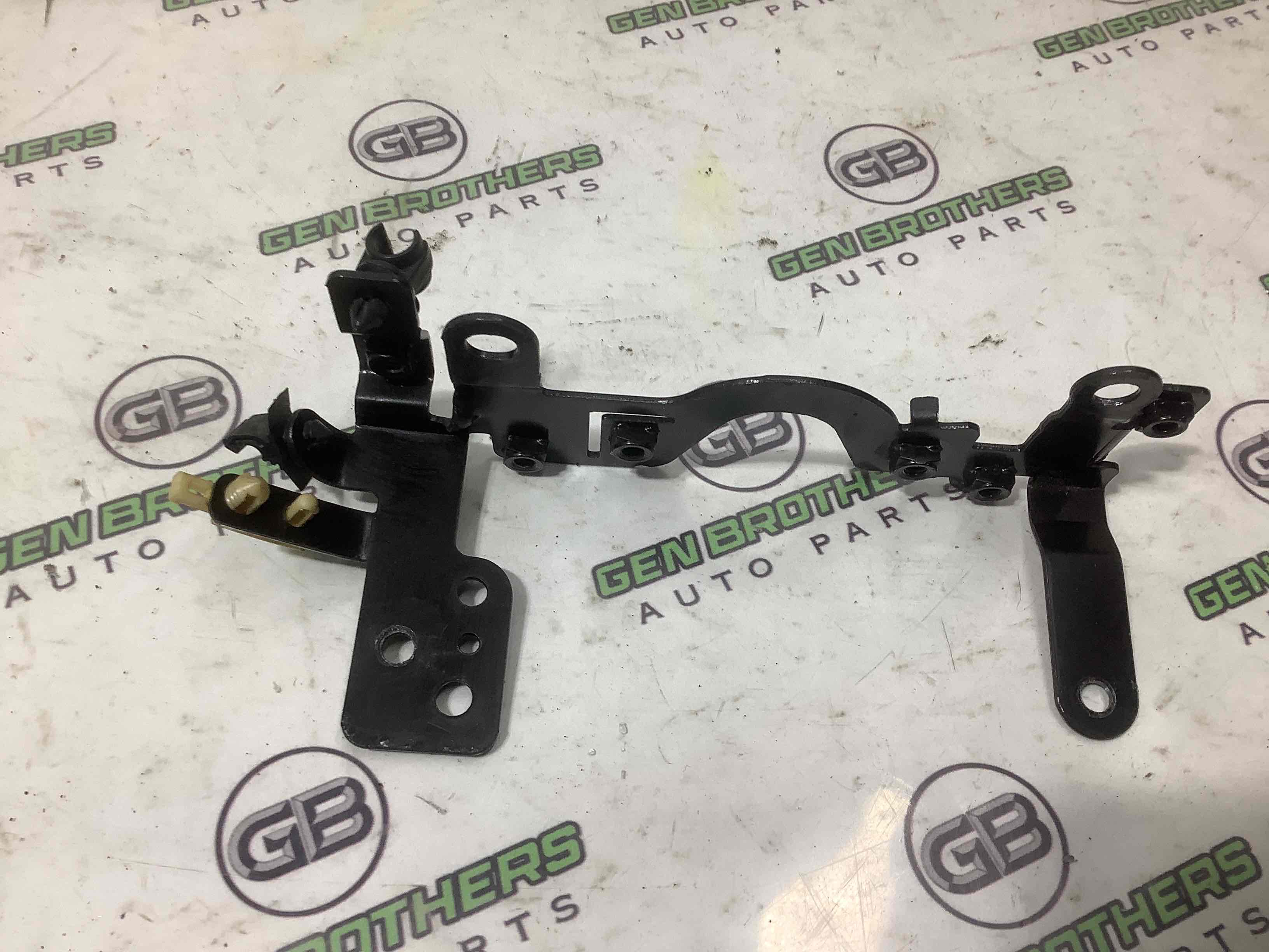 Кронштейн двигуна