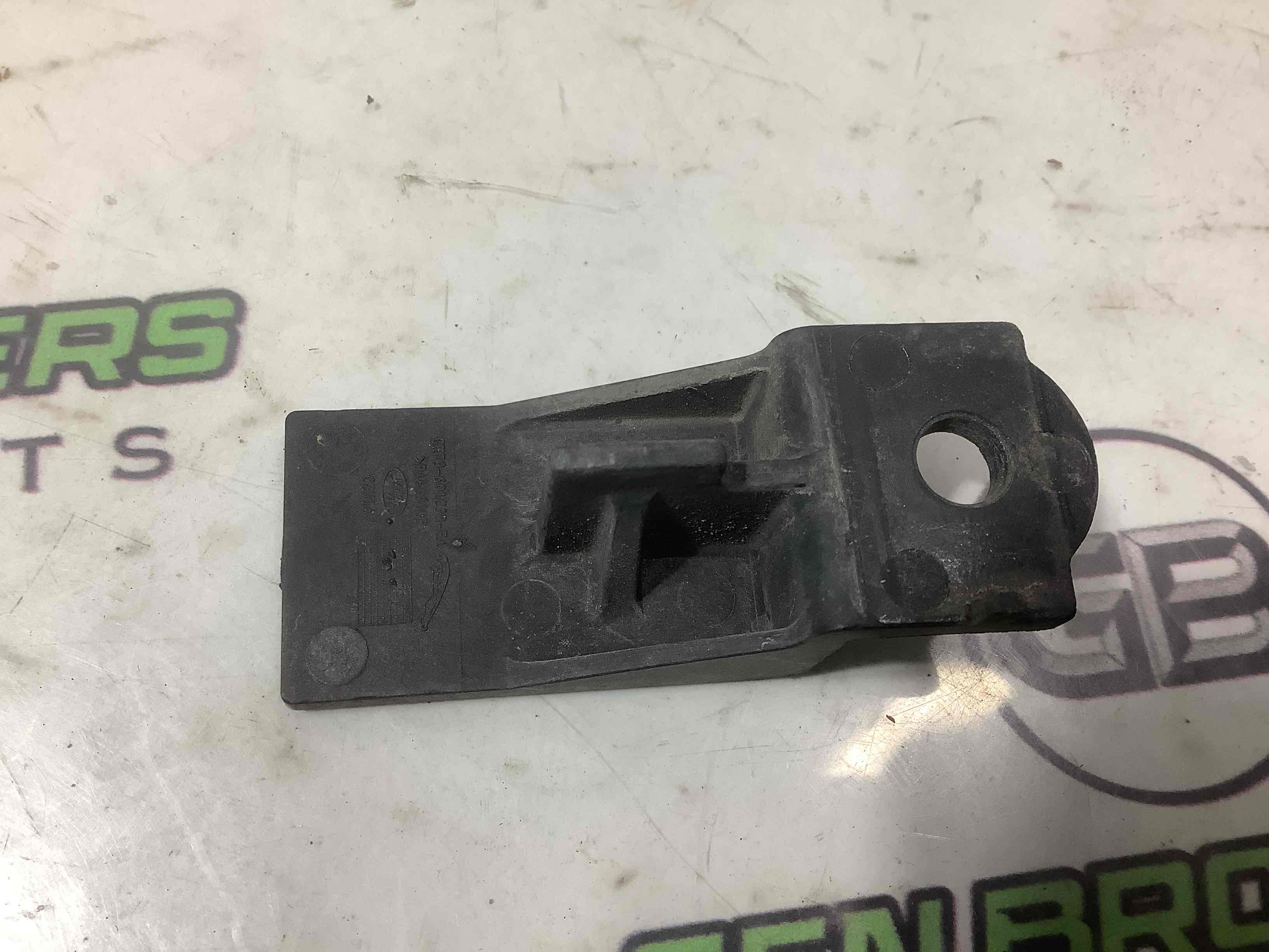 Опора радіатора, кріплення, кронштейн, ущільнювач радіатора