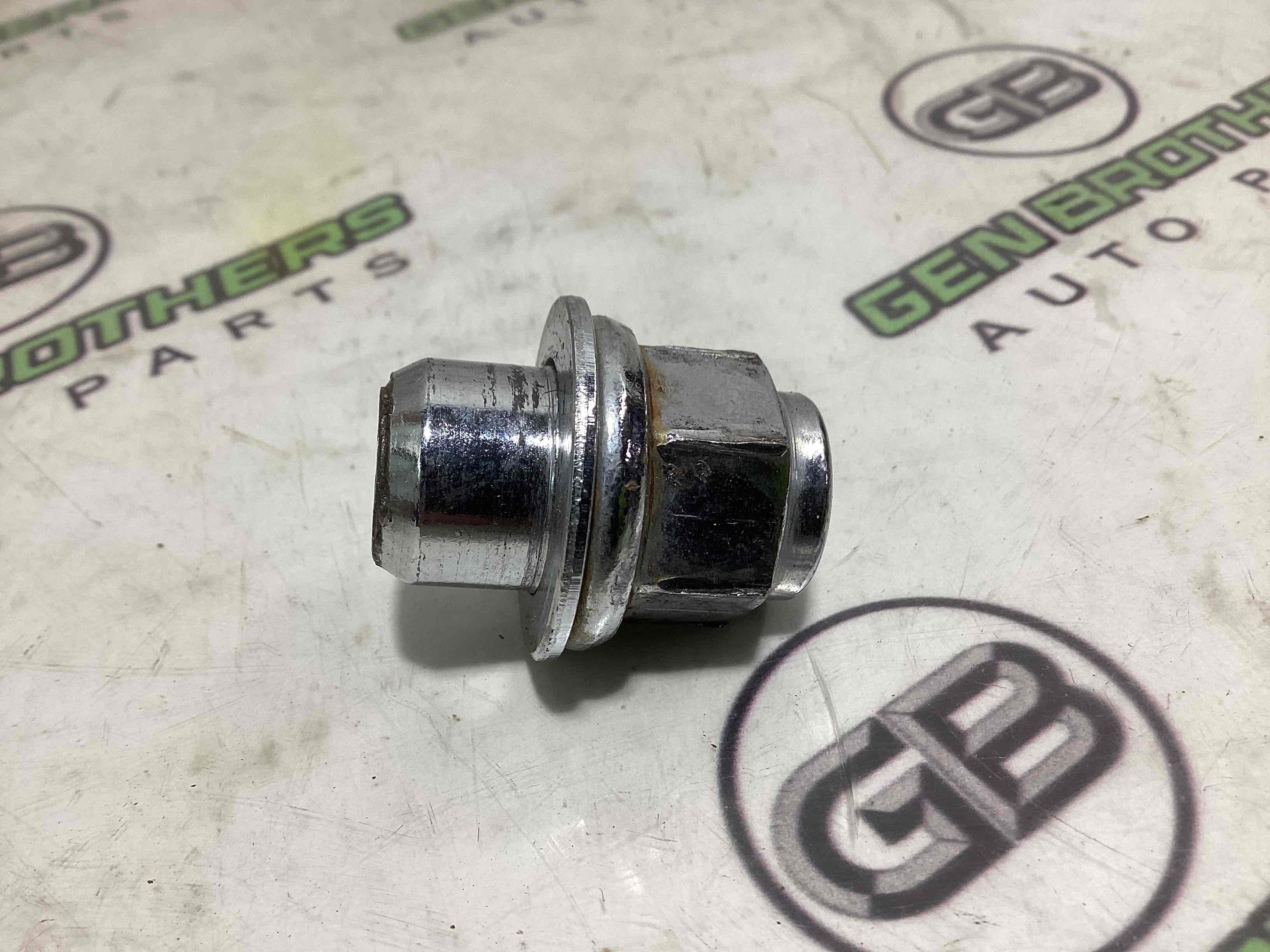 Колісні болти, гайки