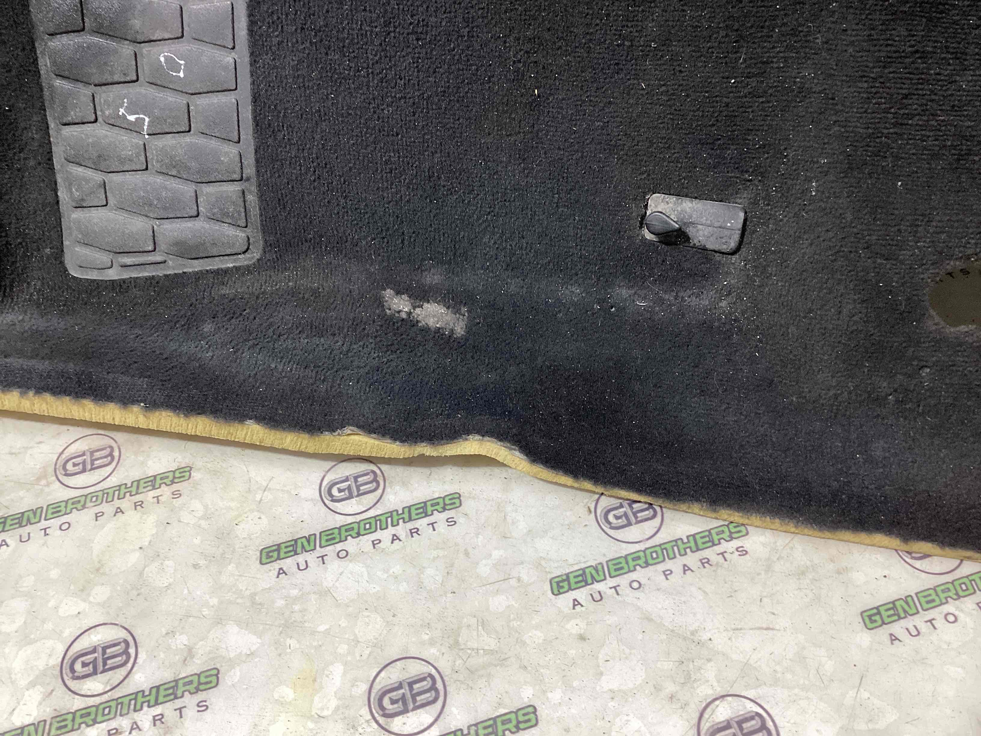 Килимки комплекти, підлога салону