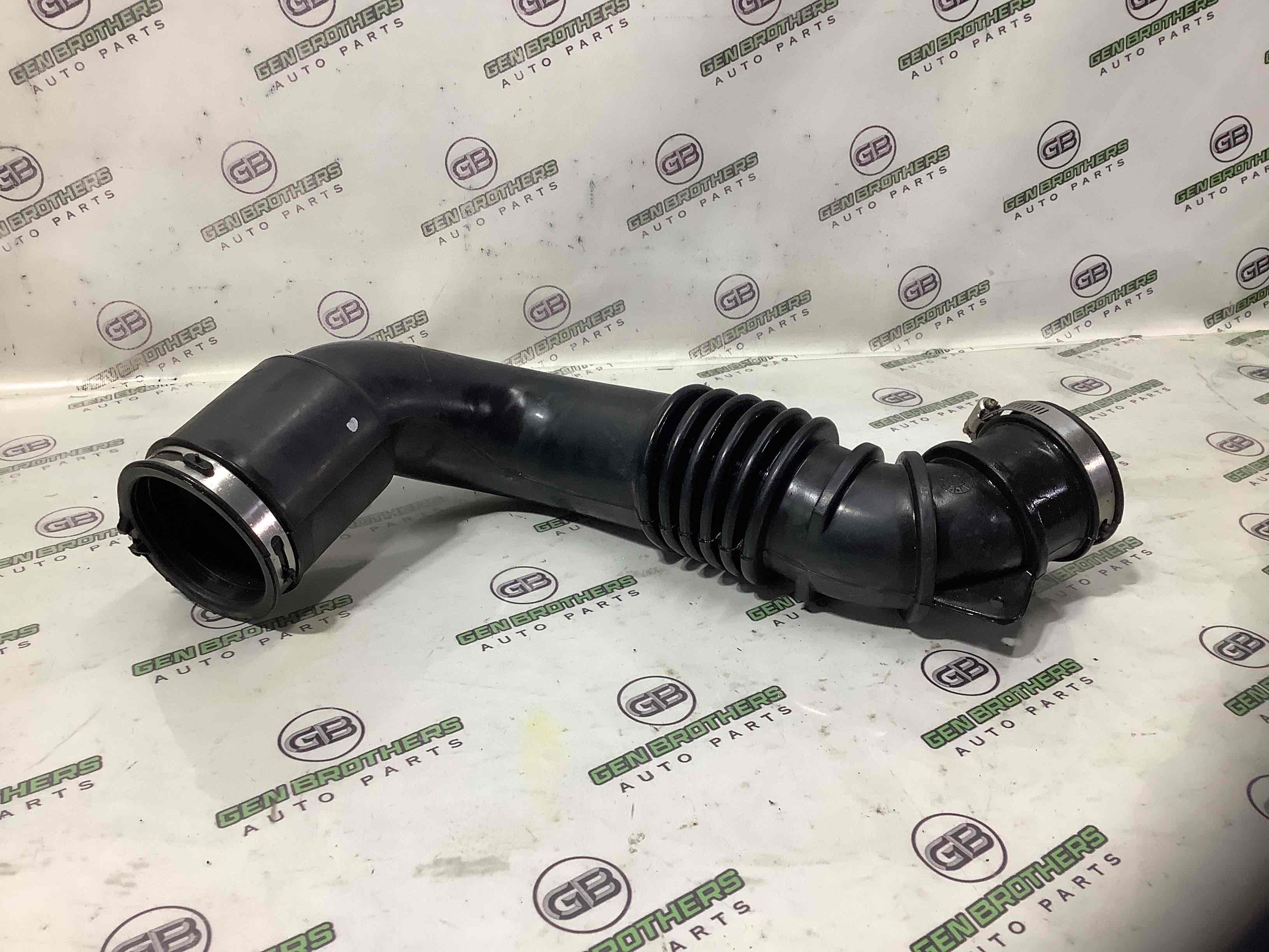 Патрубок воздушного фильтра