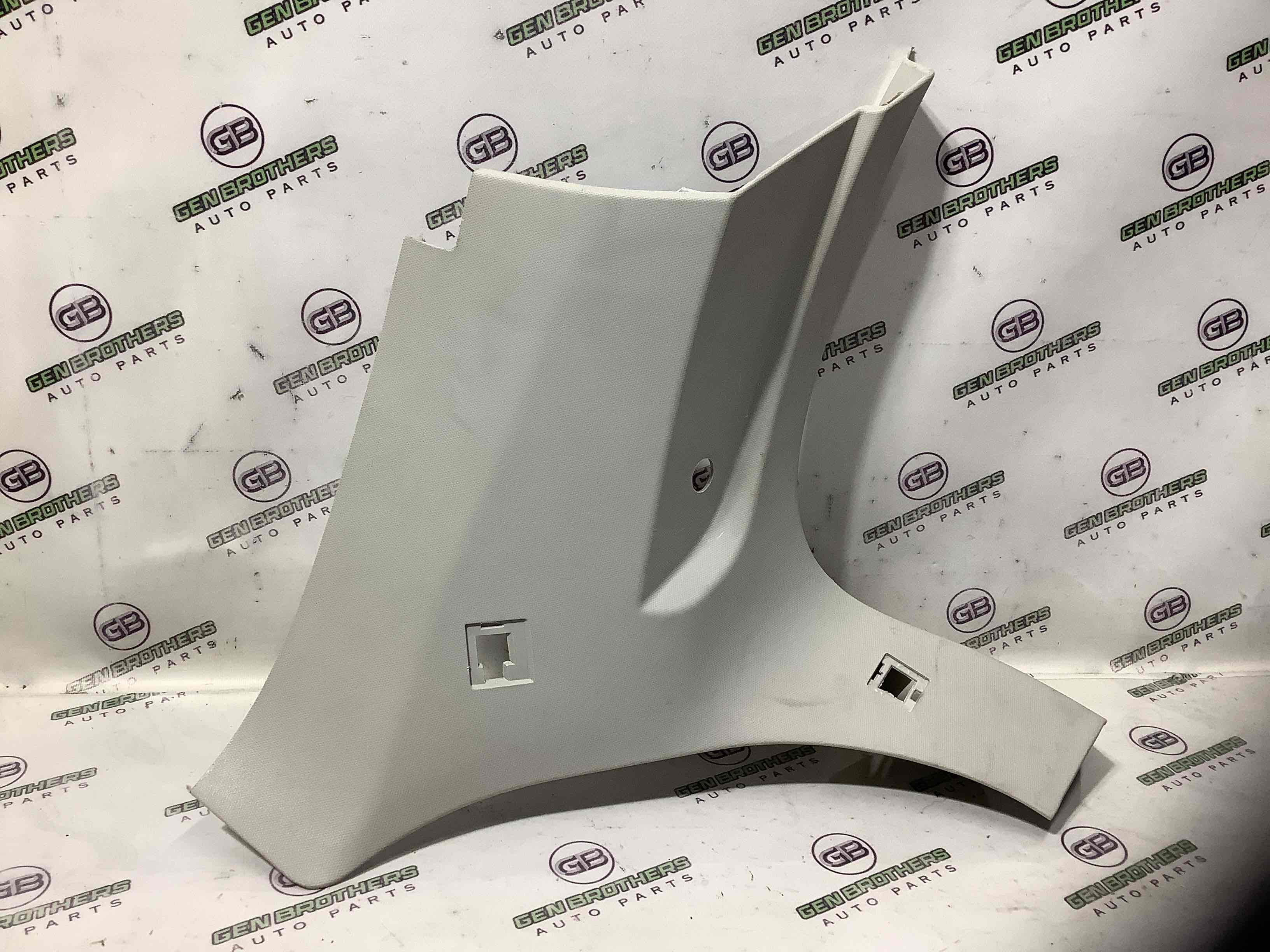 Обшивка задней стойки левая