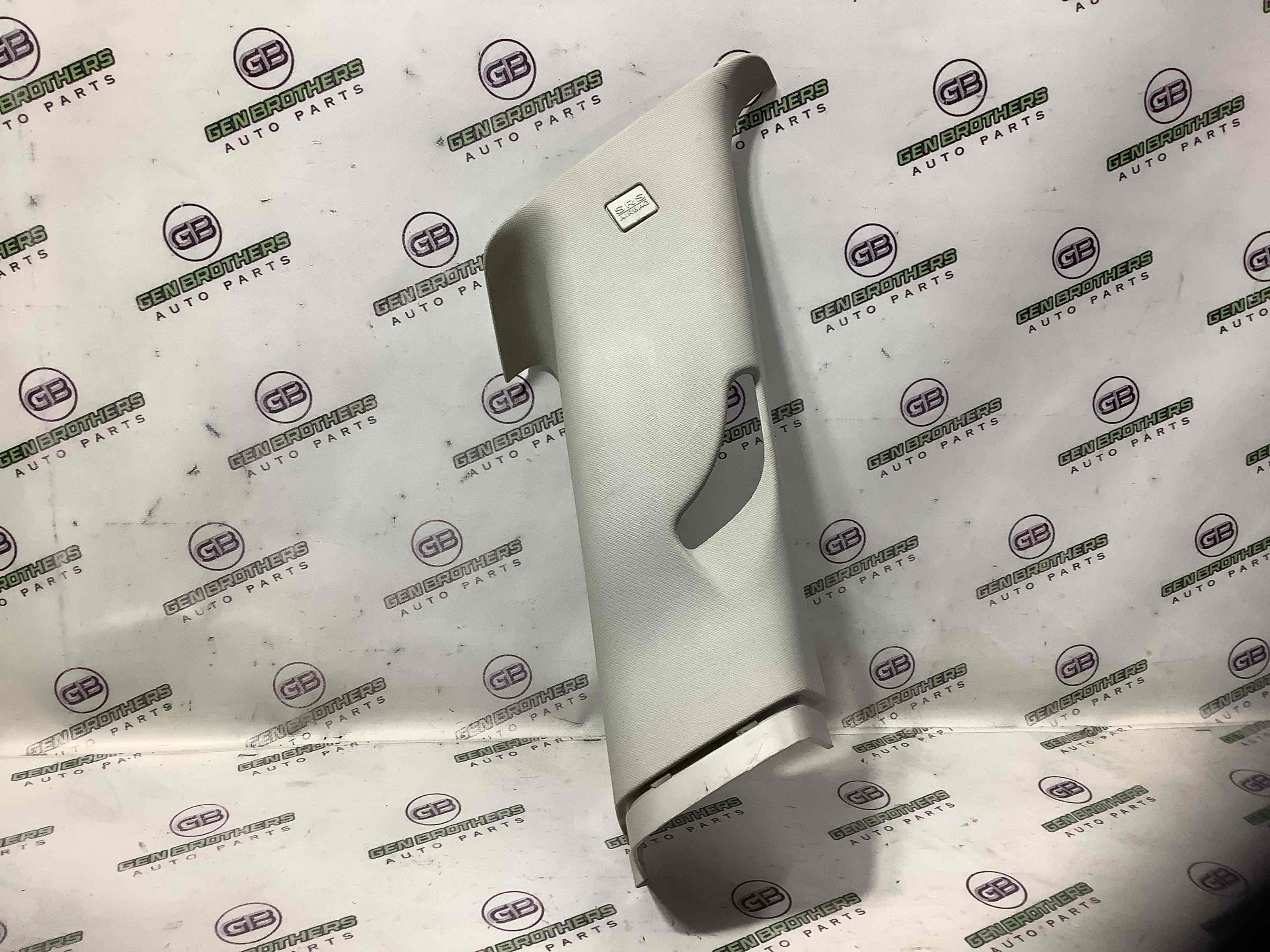 Обшивка задней стойки левая