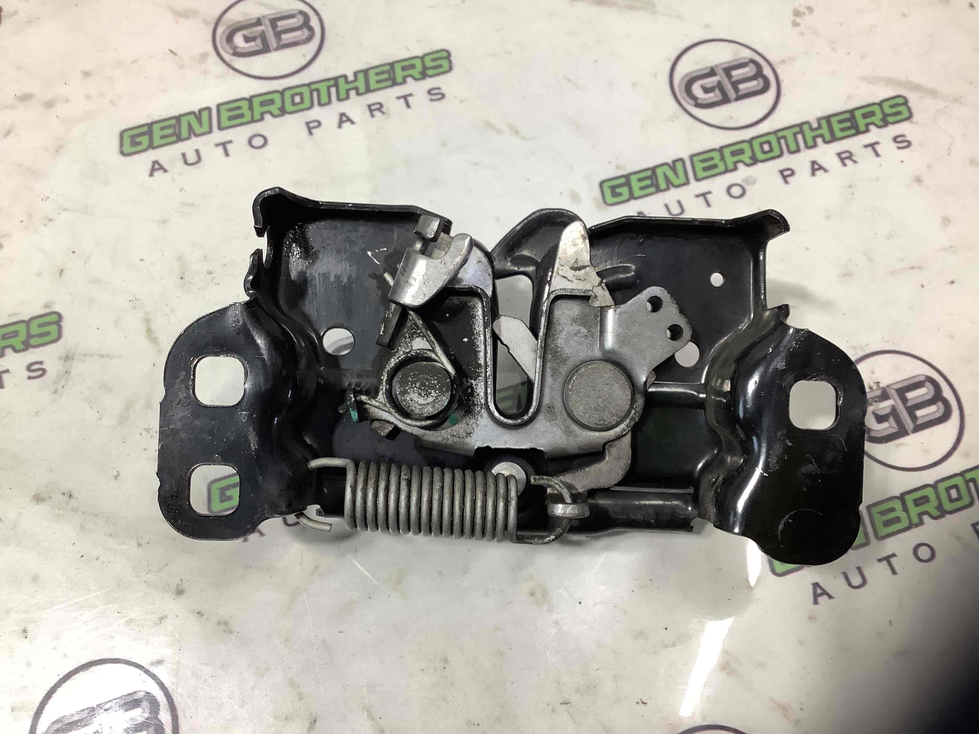 Замок капота, трос капота