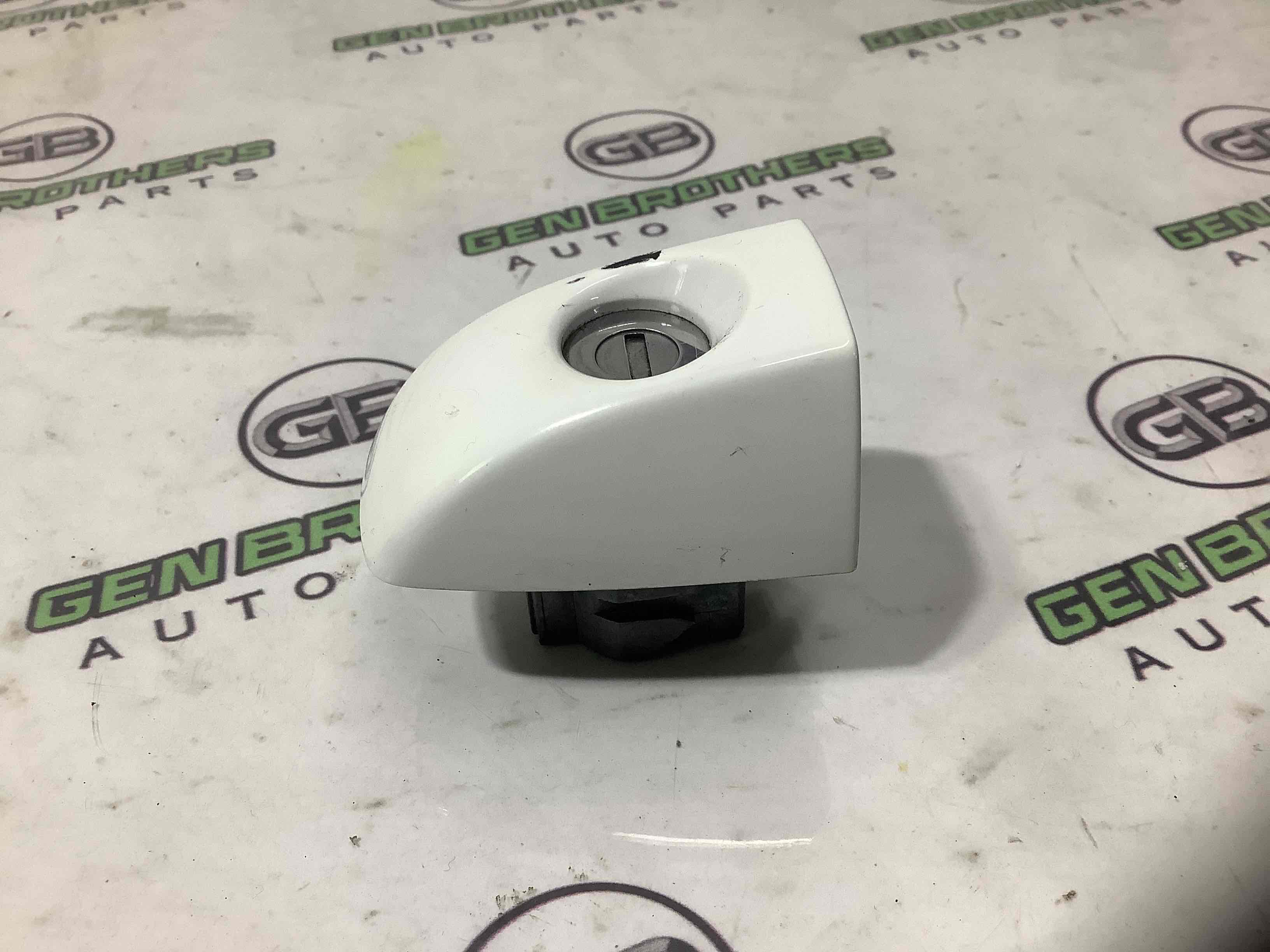 Заглушка ручки двери