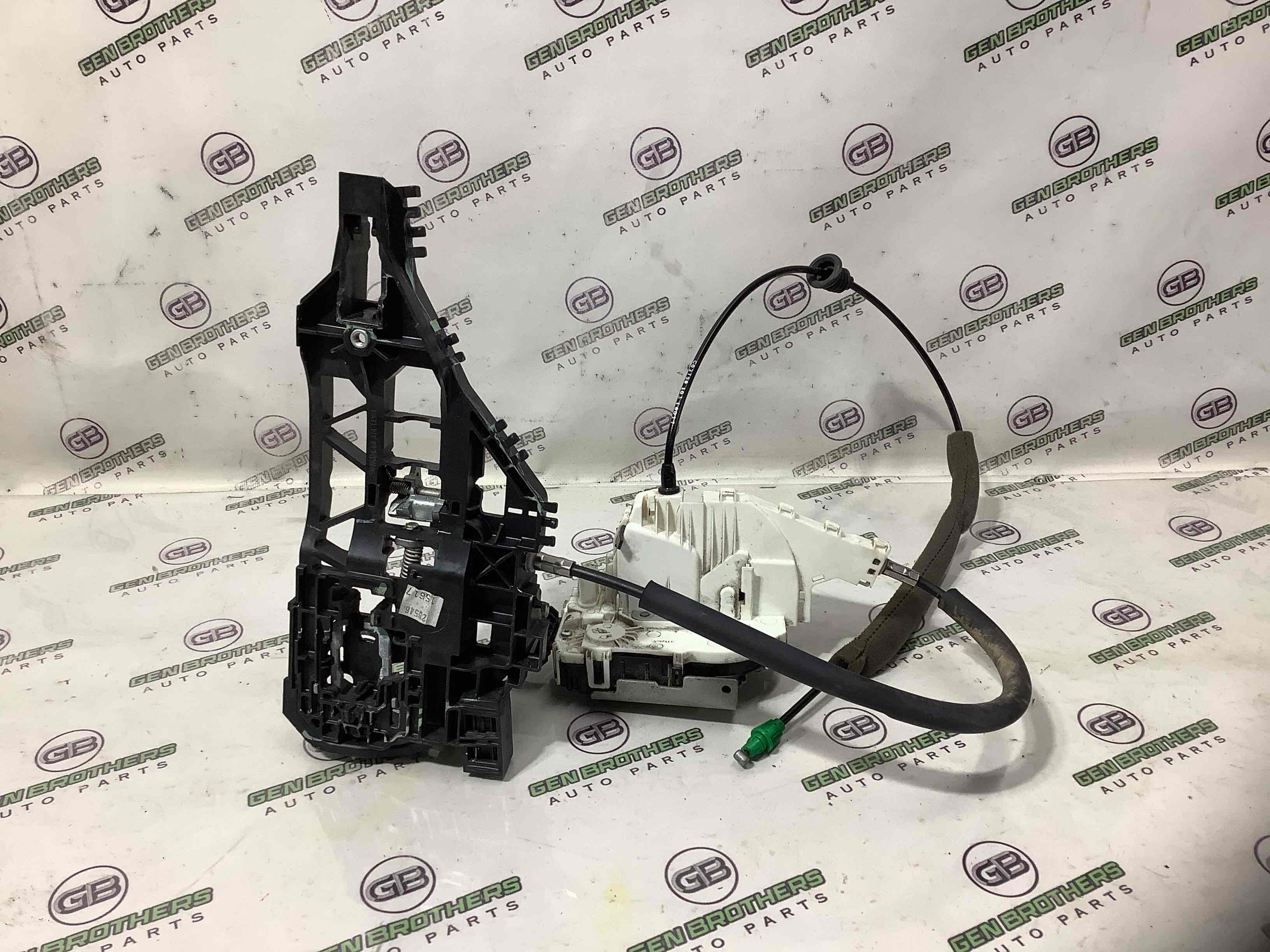 Замок двери передней правой