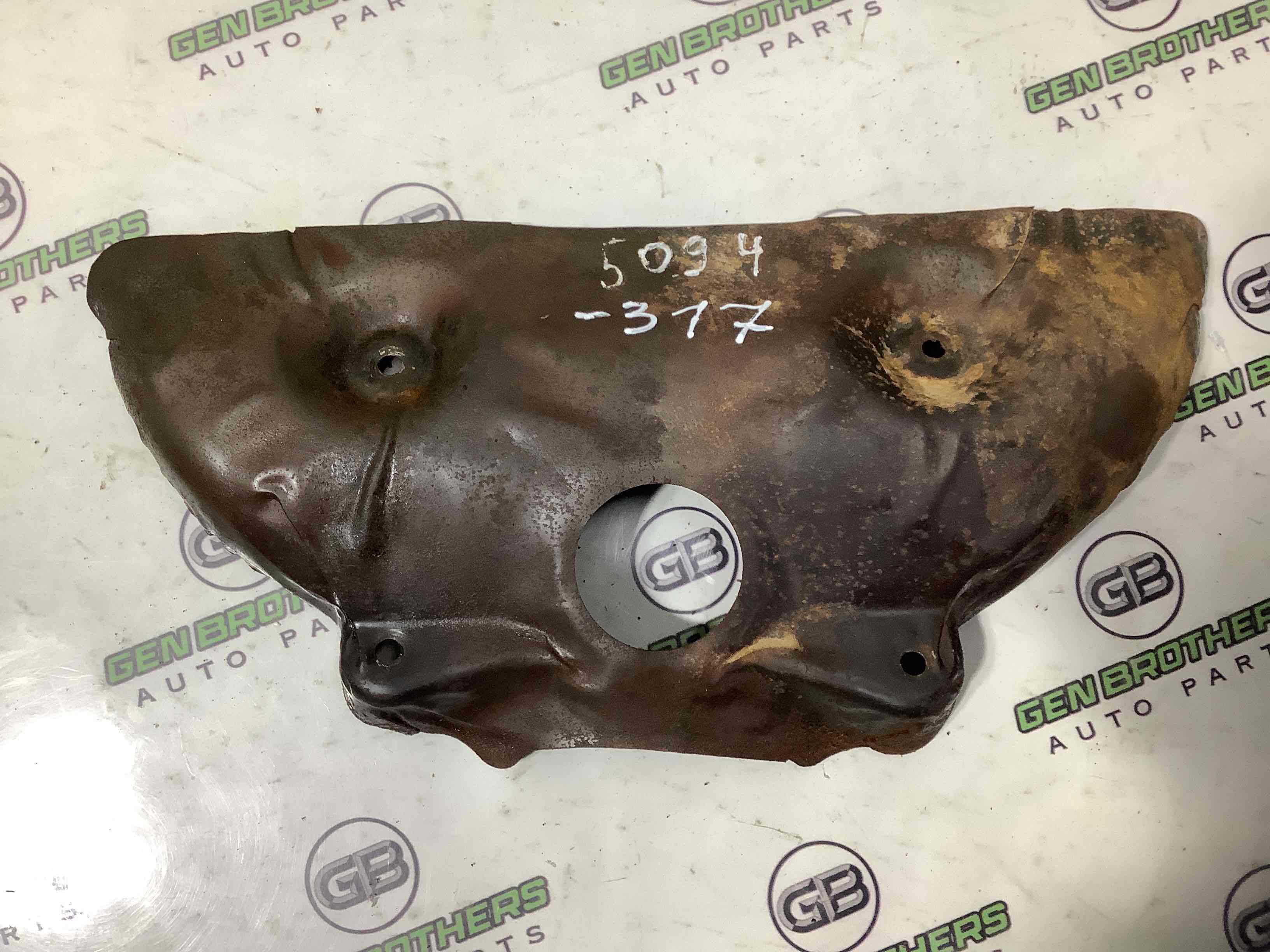 Теплоэкран, пластиковые изоляторы