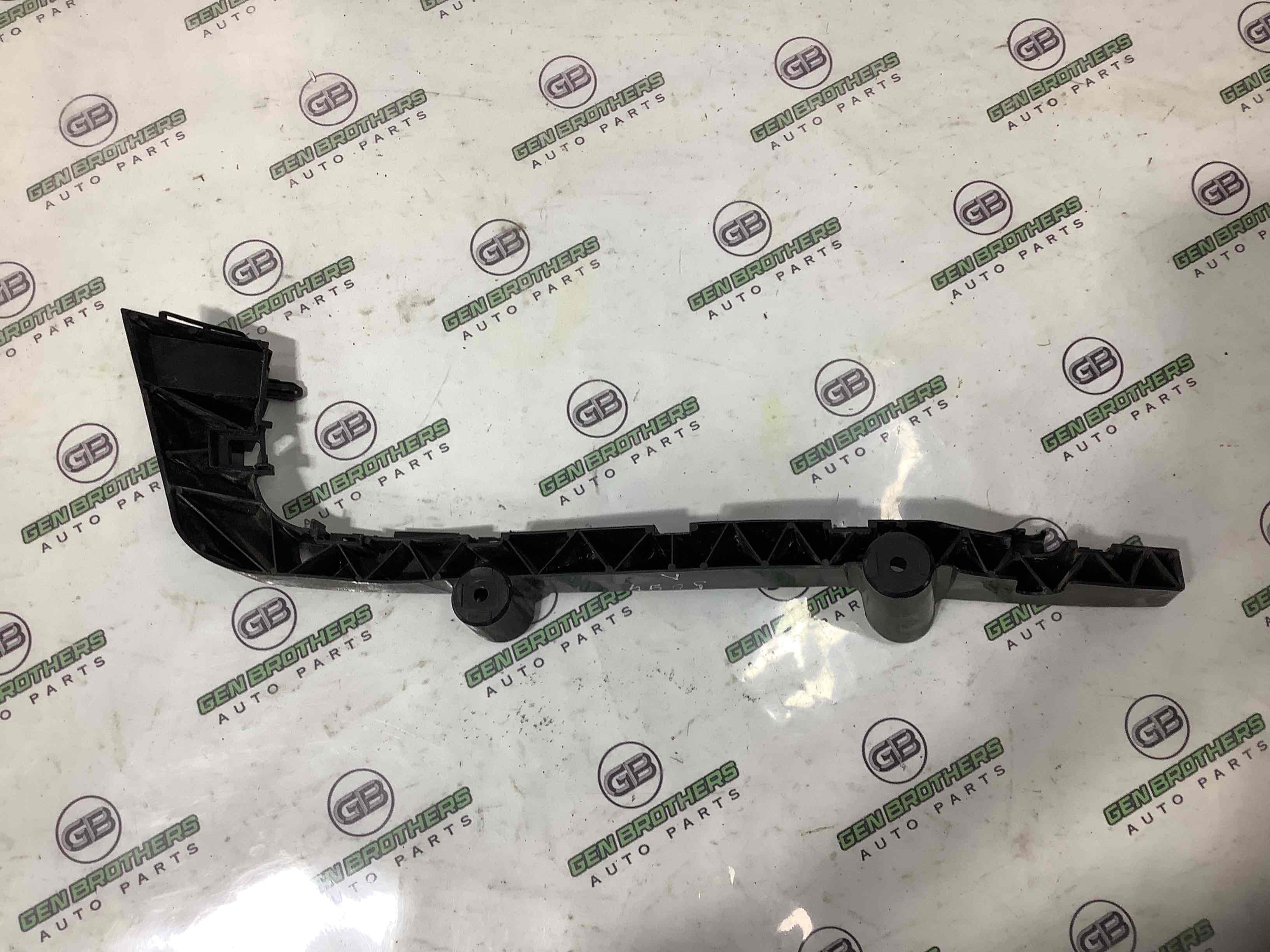 Крепление заднего бампера левое