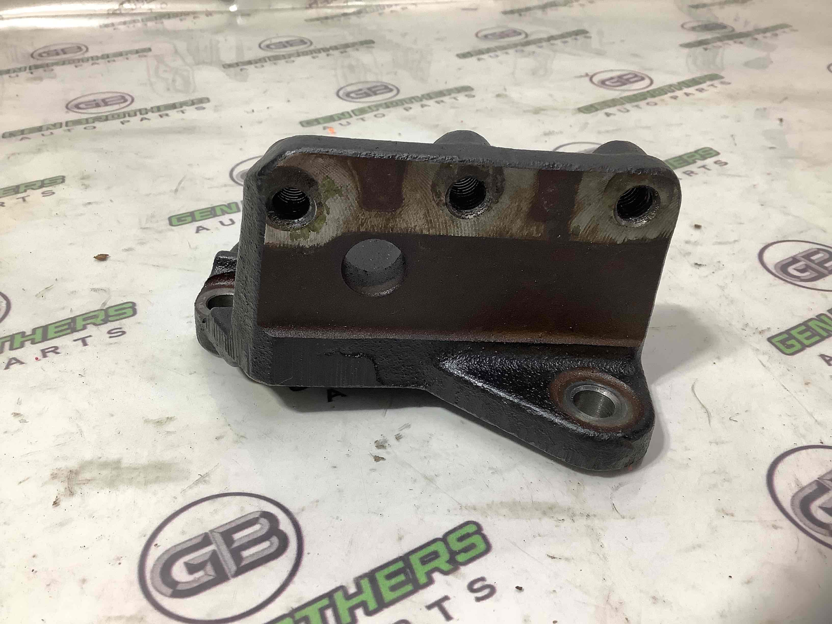 Кронштейн двигателя