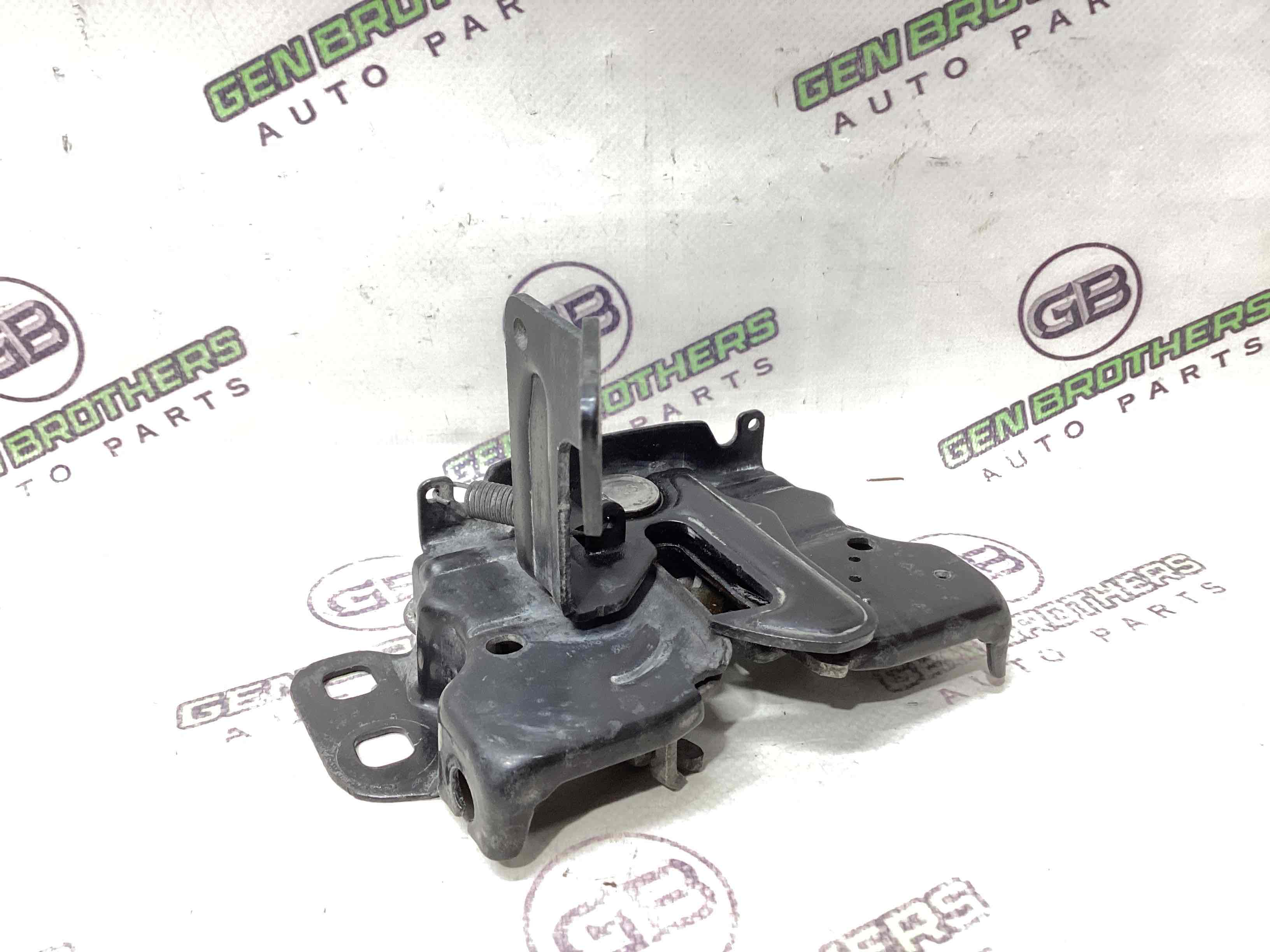 Замок капота, трос капота