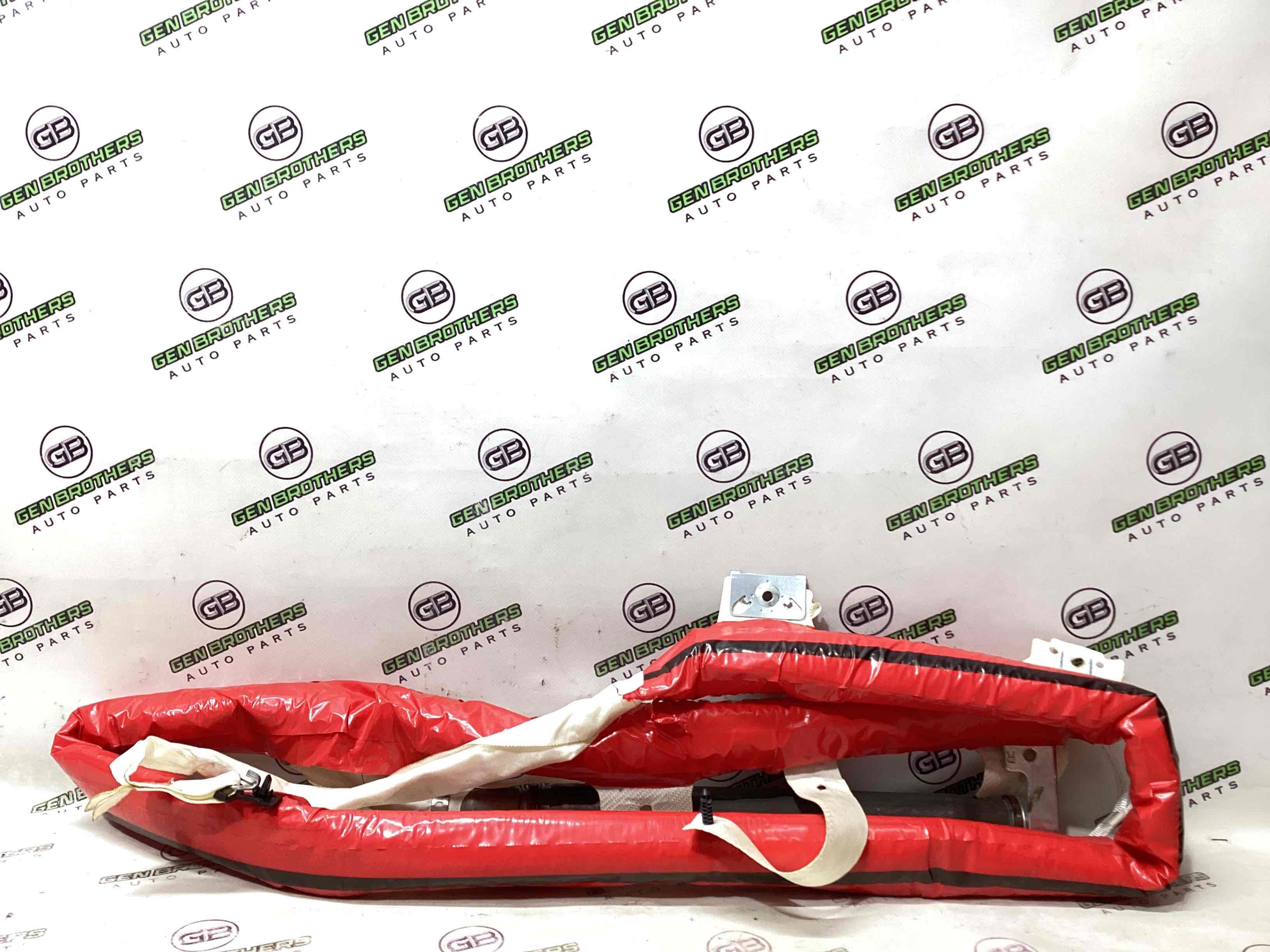 Подушка безпеки збоку шторка