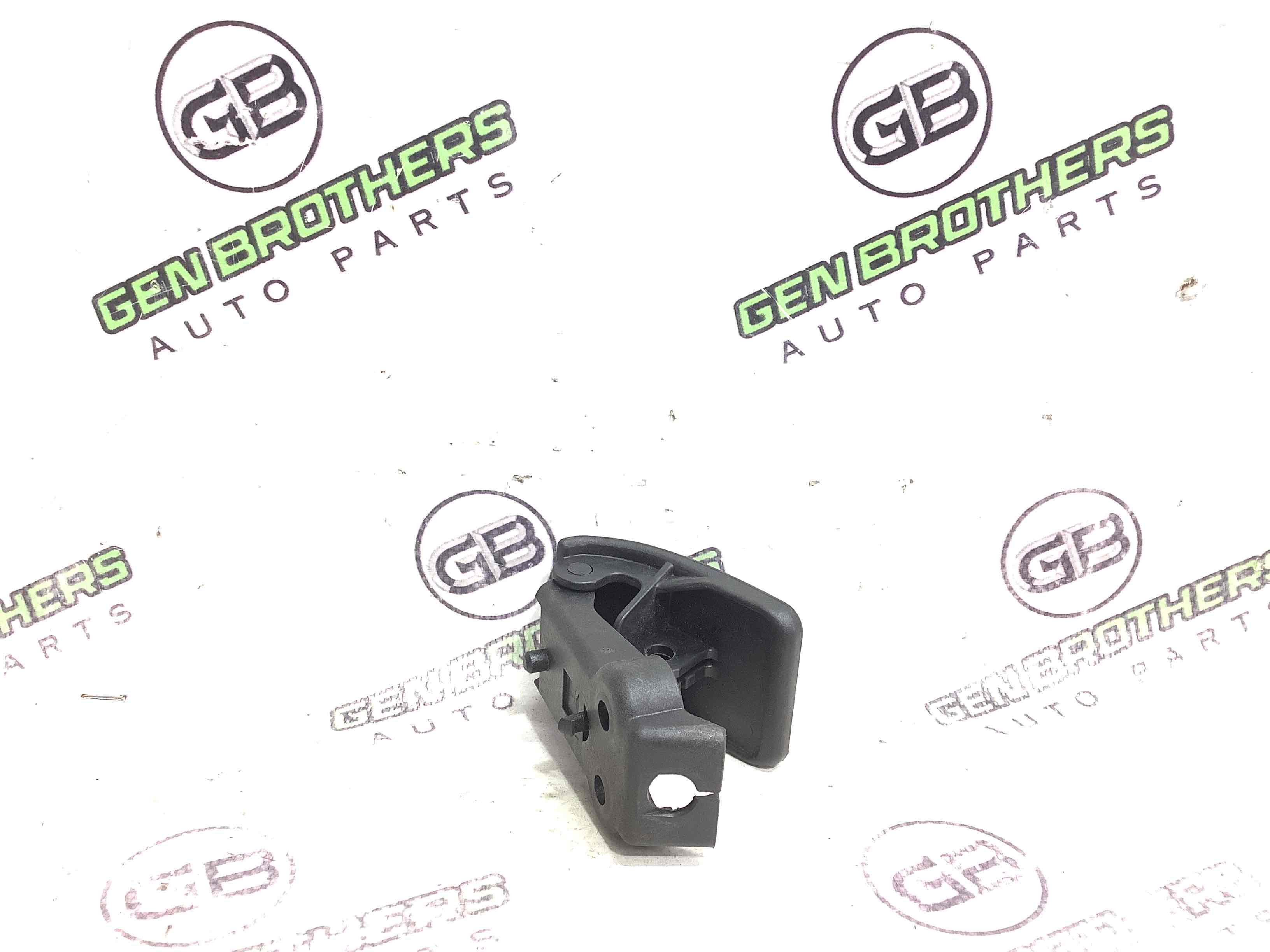 Ручка відкривання капота