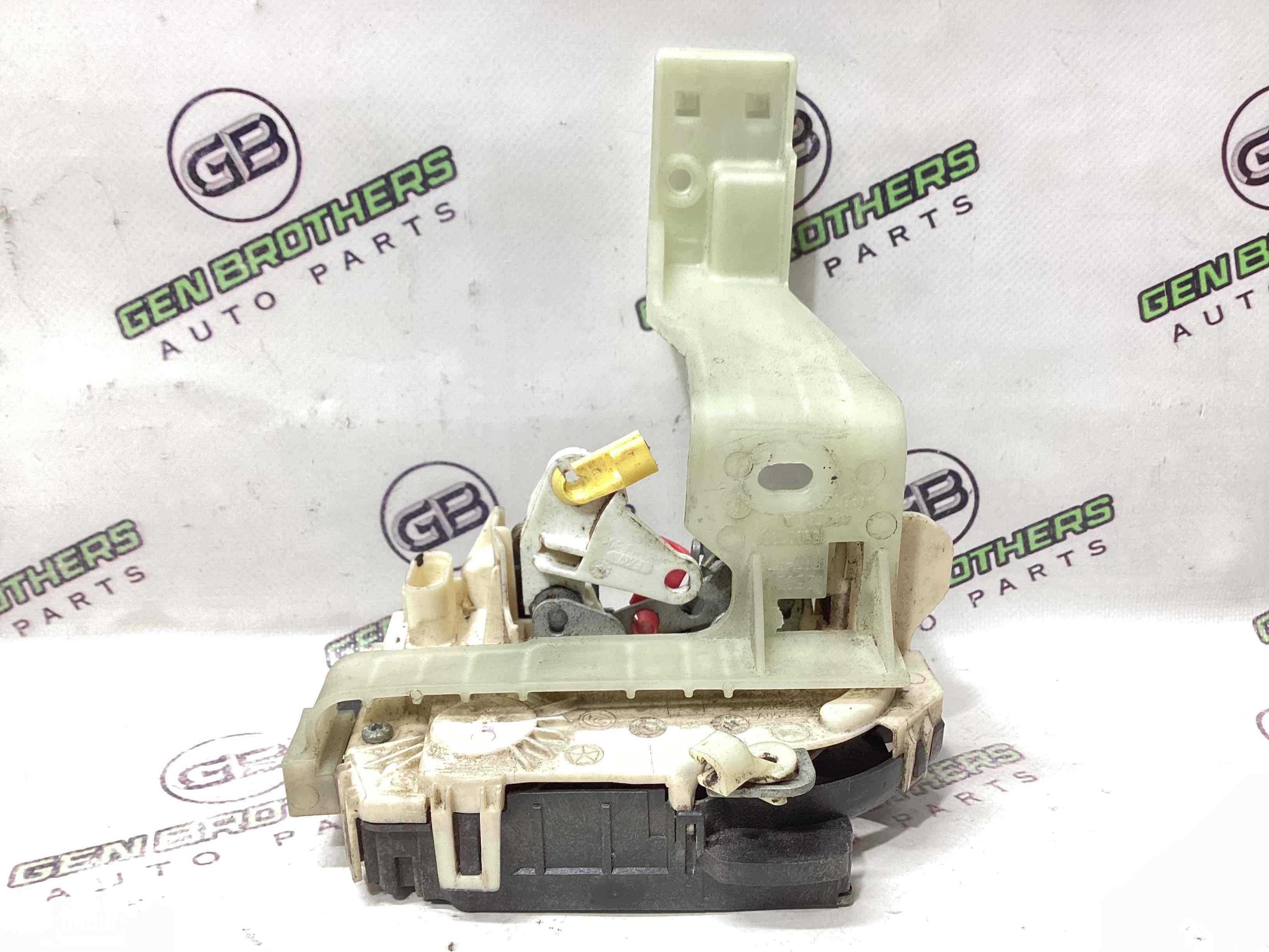 Замок дверей передньої правої