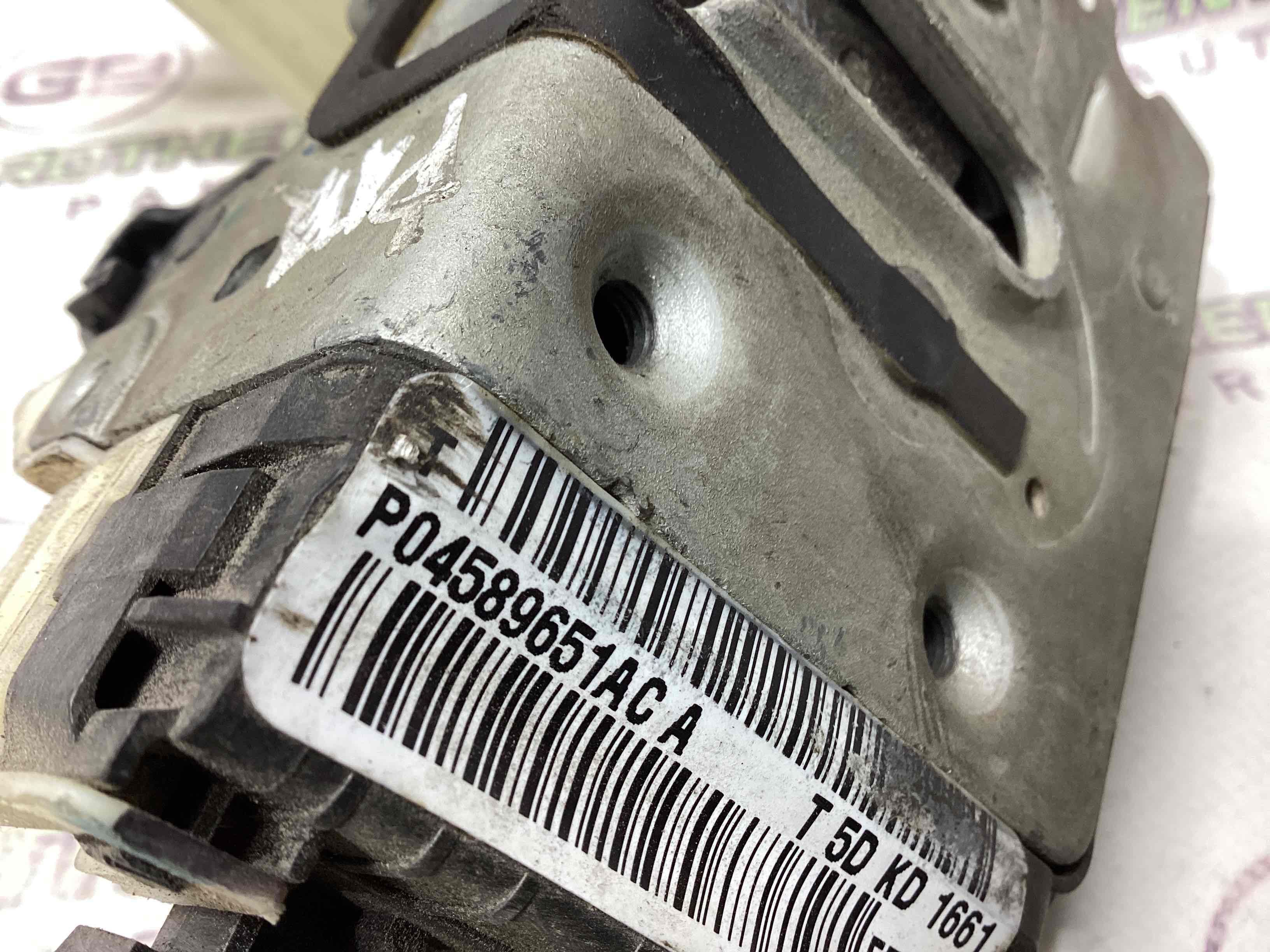 Замок дверей задньої лівої