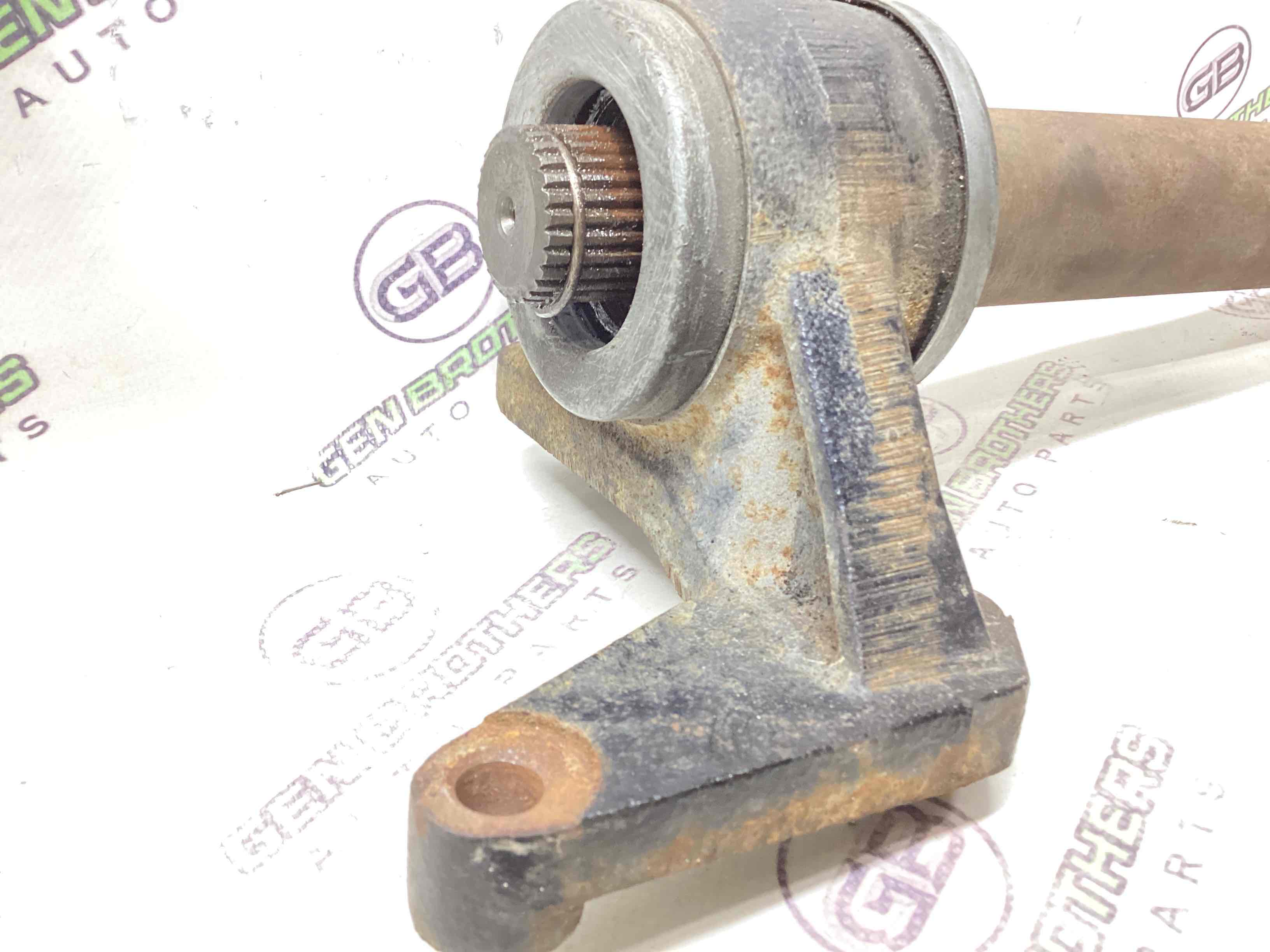 Напіввісь привідний вал