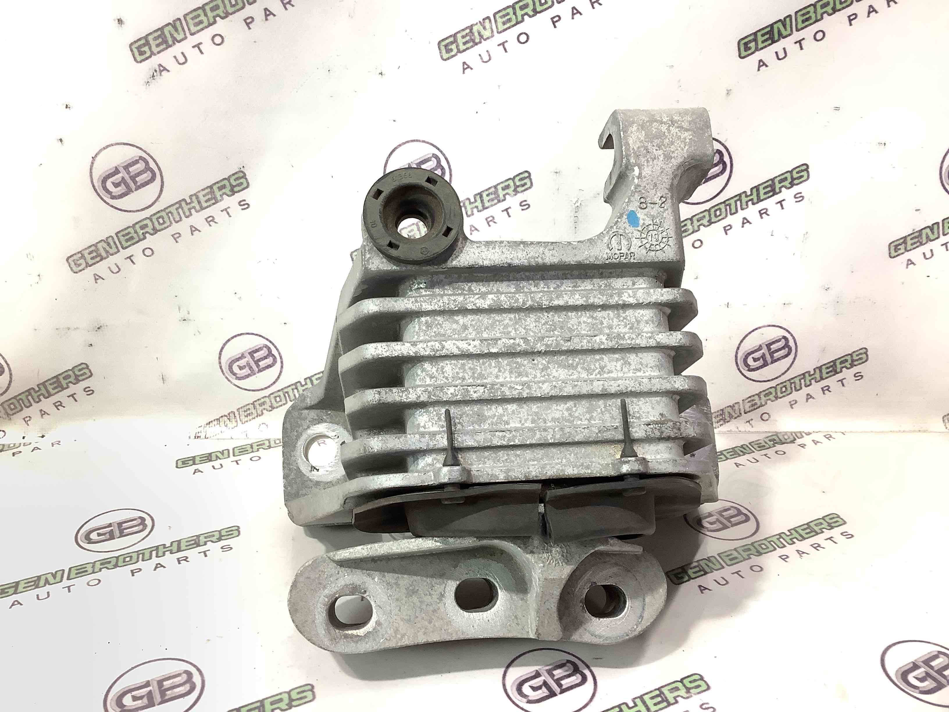 Подушка кріплення двигуна