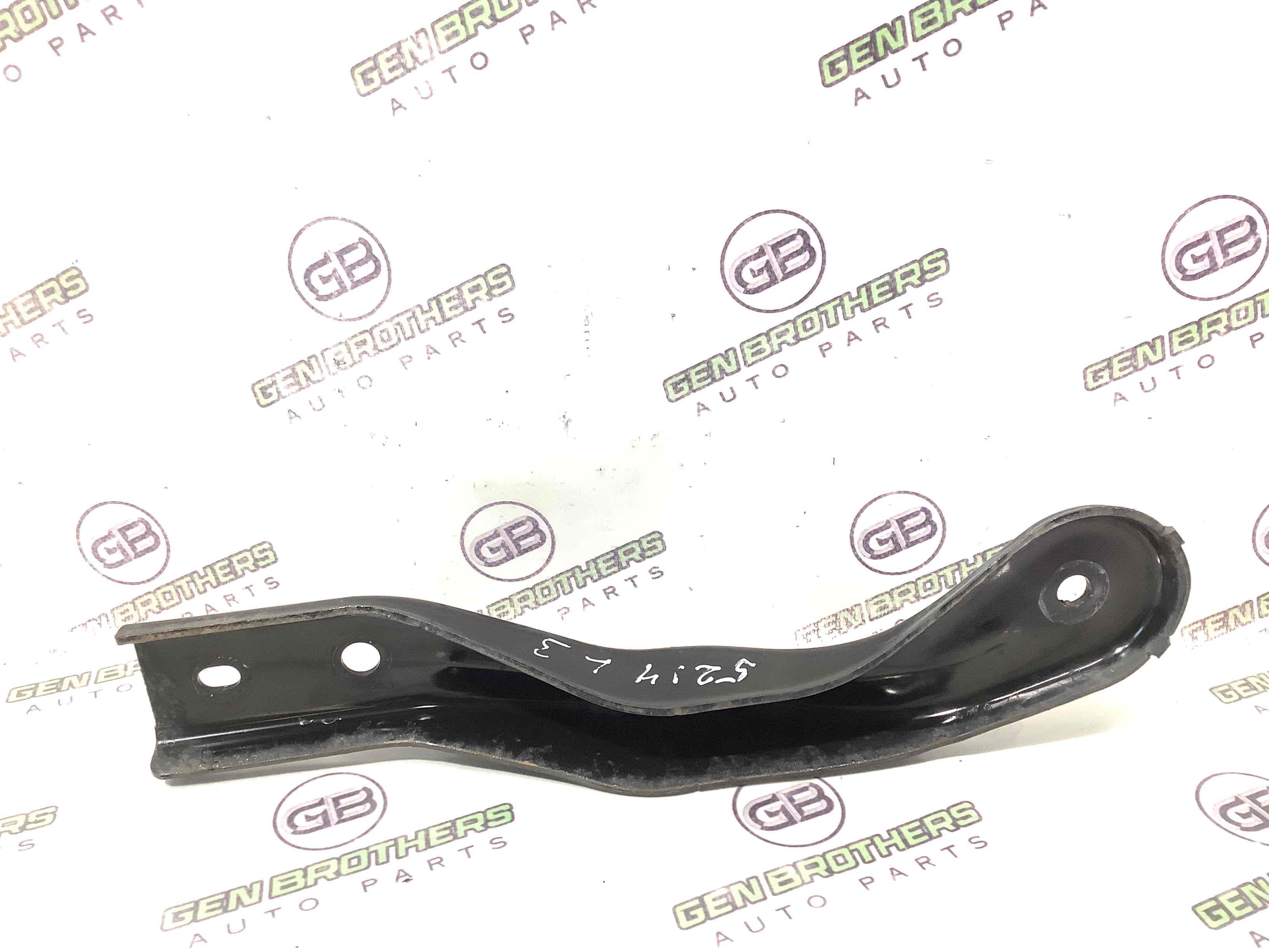 Кронштейн заднього підрамника