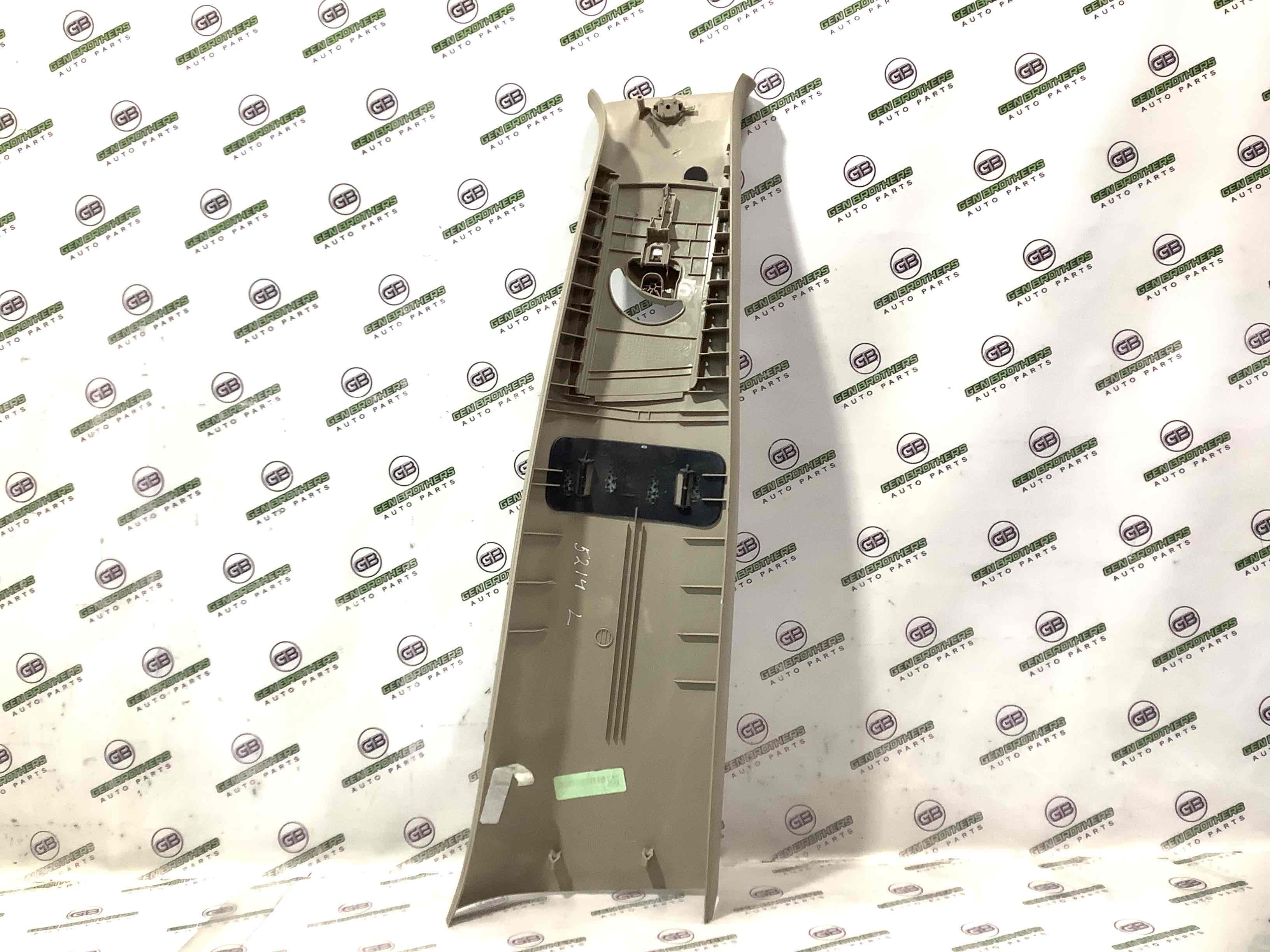 Обшивка центральної стійки ліва