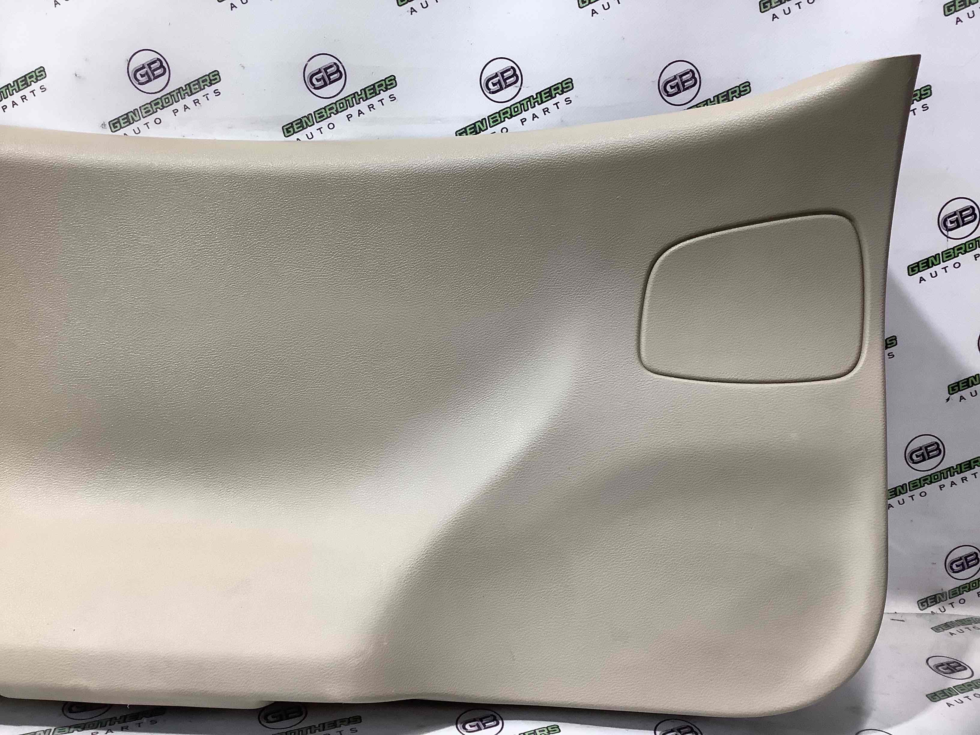 Обшивка кришки багажника