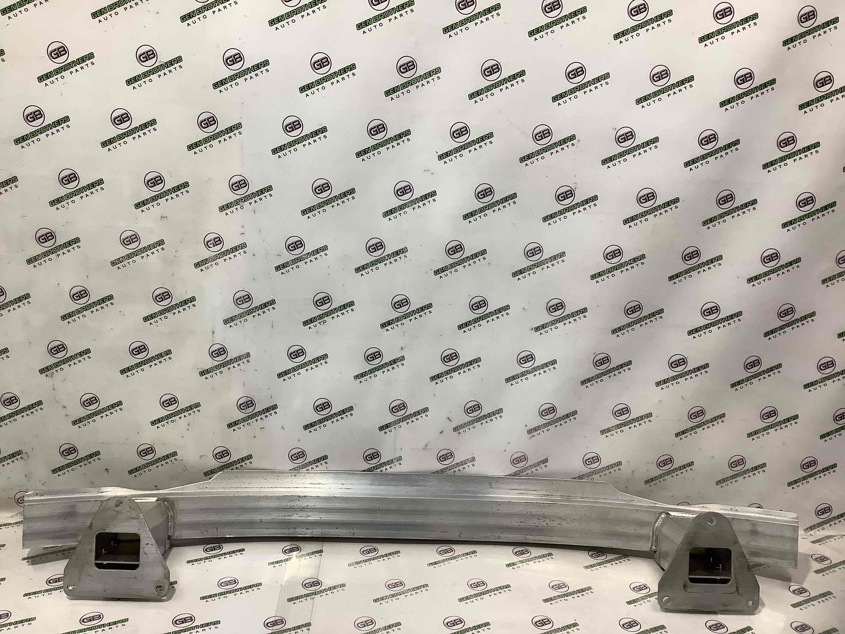 Підсилювач бампера заднього