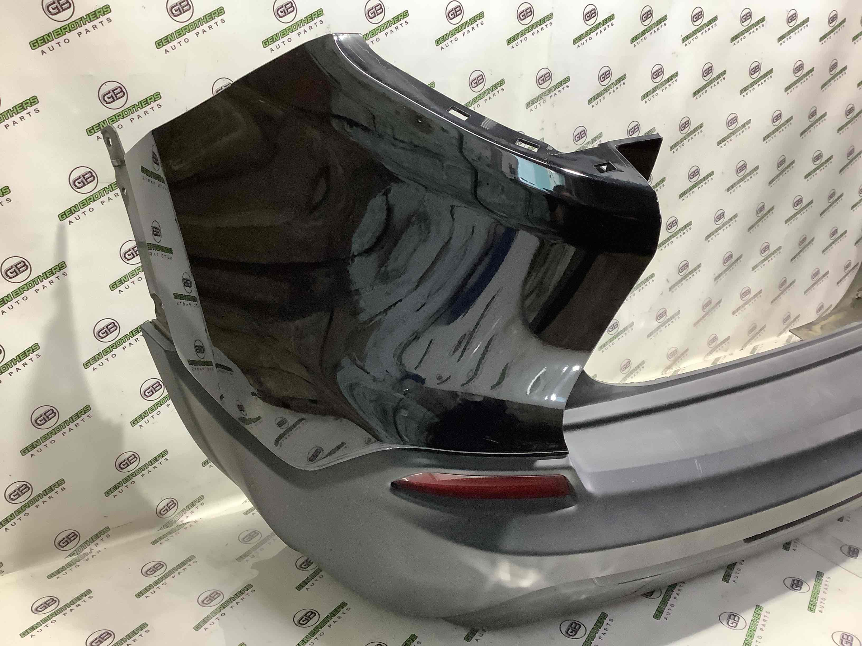 Бампер задній