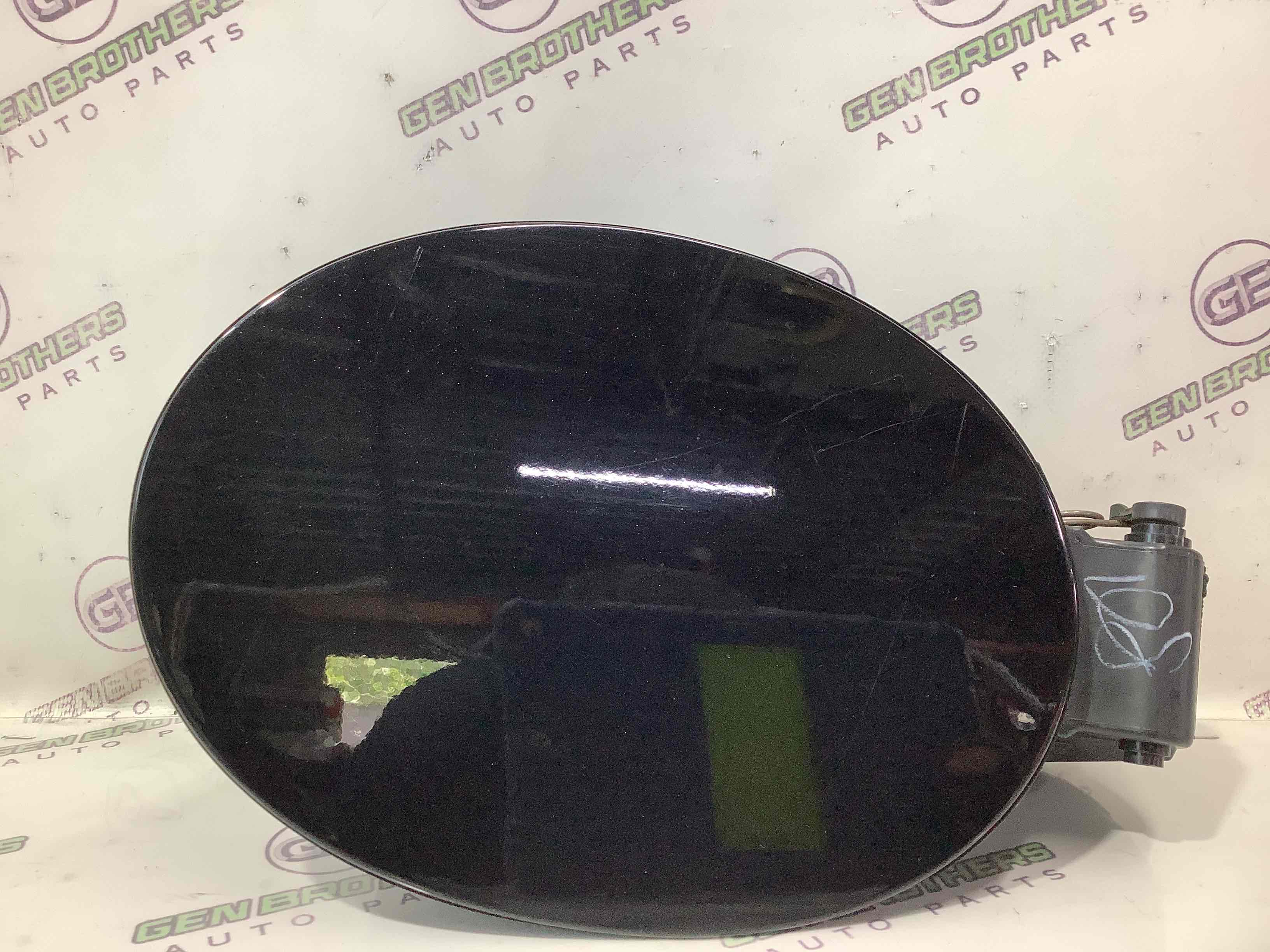 Лючок бензобака